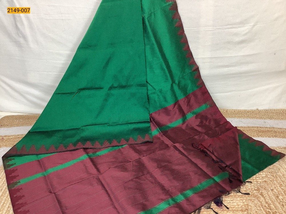 Green  Thalampoo Raw Silk Saree