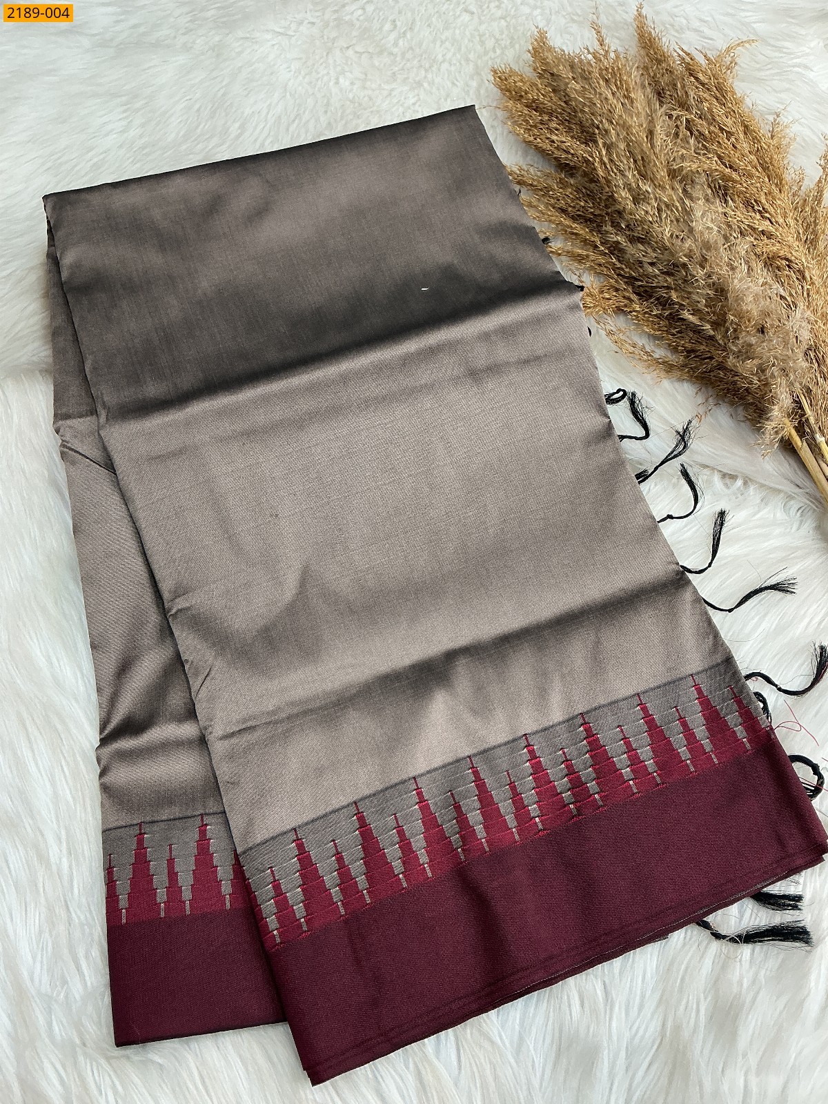 Dark grey Thalampoo Raw Silk Saree