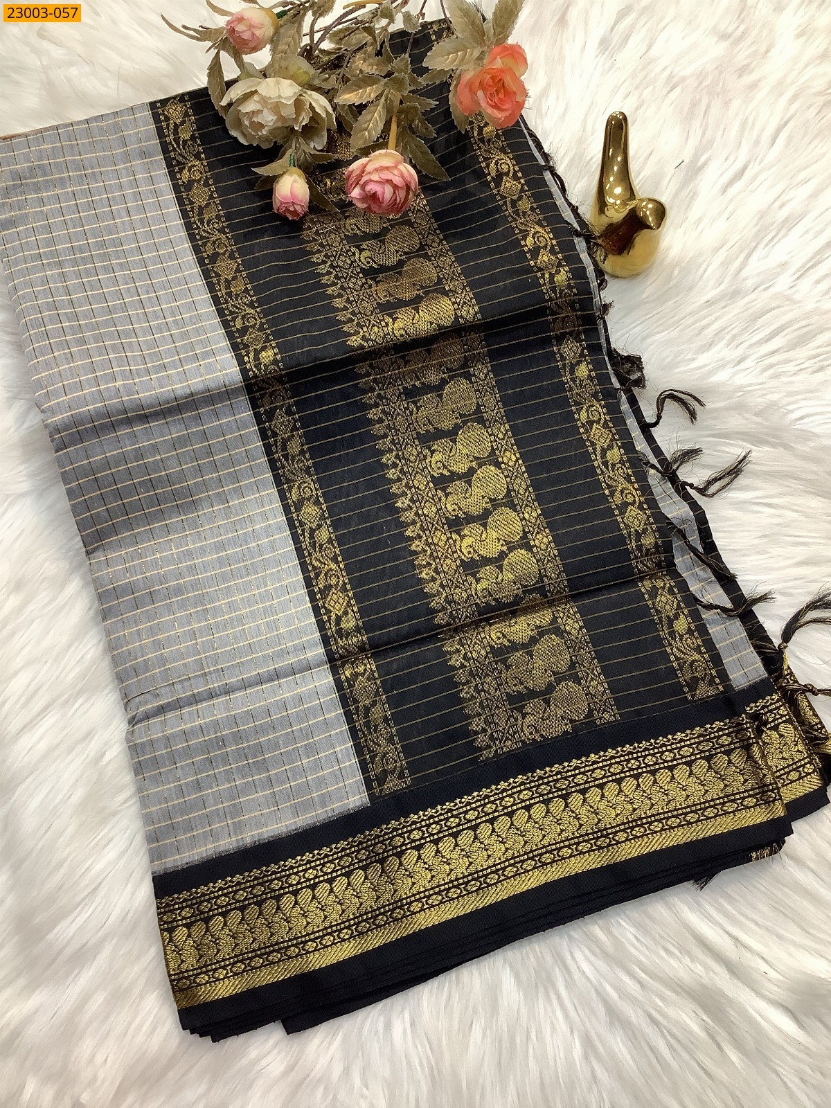 Gray Kalyani Cotton checked Sarees