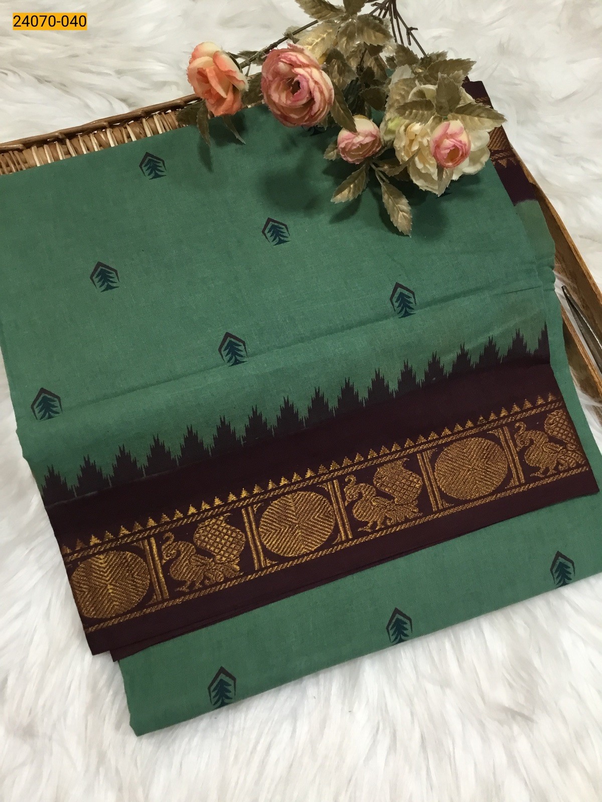 Dark green Sungudi Pure Cotton Saree