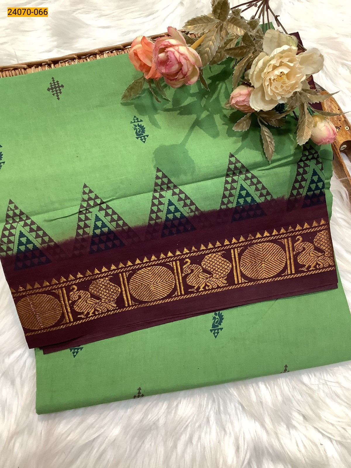 Light Green Sungudi Pure Cotton Saree