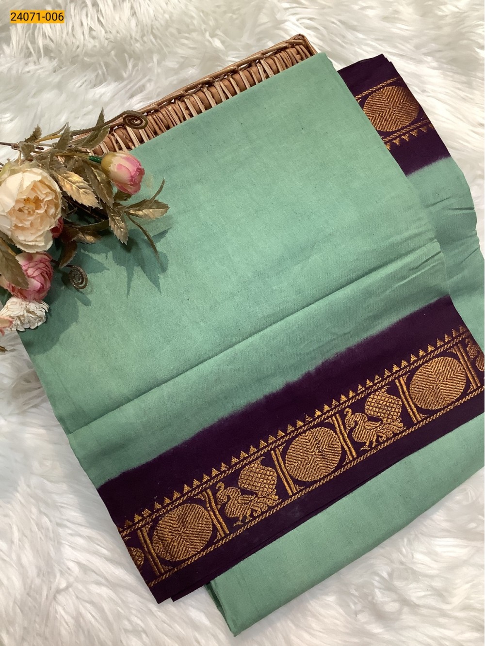 Green Plain Sungudi Cotton Saree