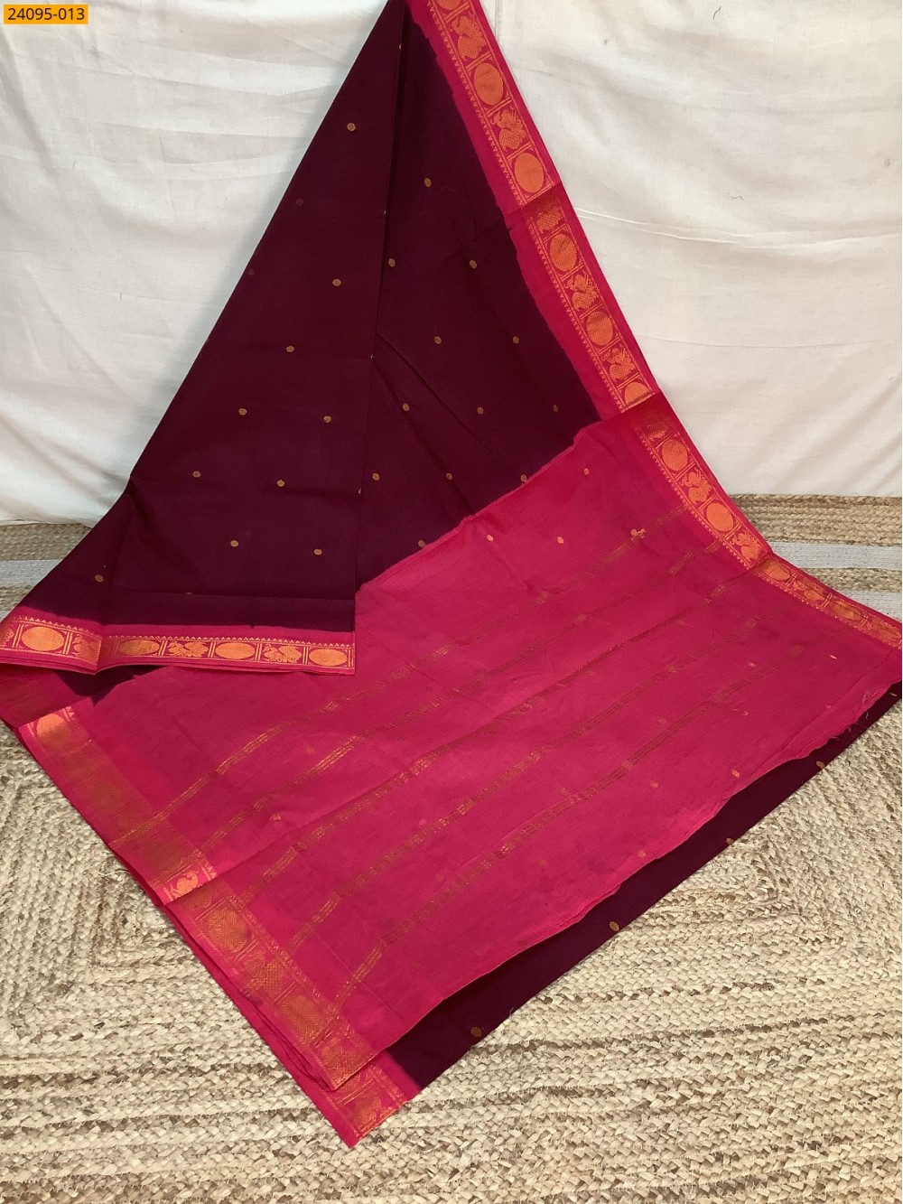 Maroon Sungudi Cotton Putta Saree Maroon Sungudi Cotton Putta Saree