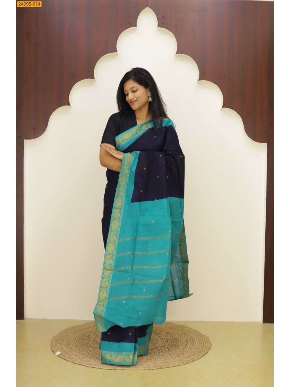 Navy Blue Sungudi Cotton Putta Saree Navy Blue Sungudi Cotton Putta Saree