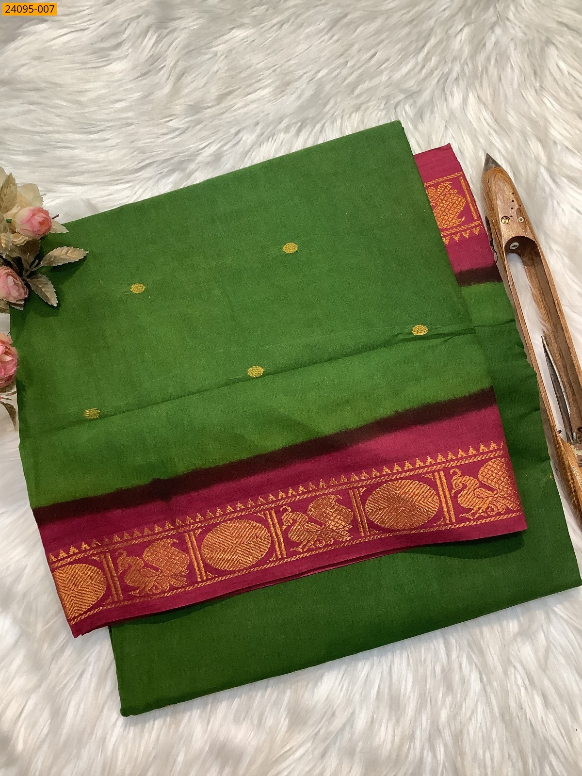 Green Sungudi Cotton Putta Saree