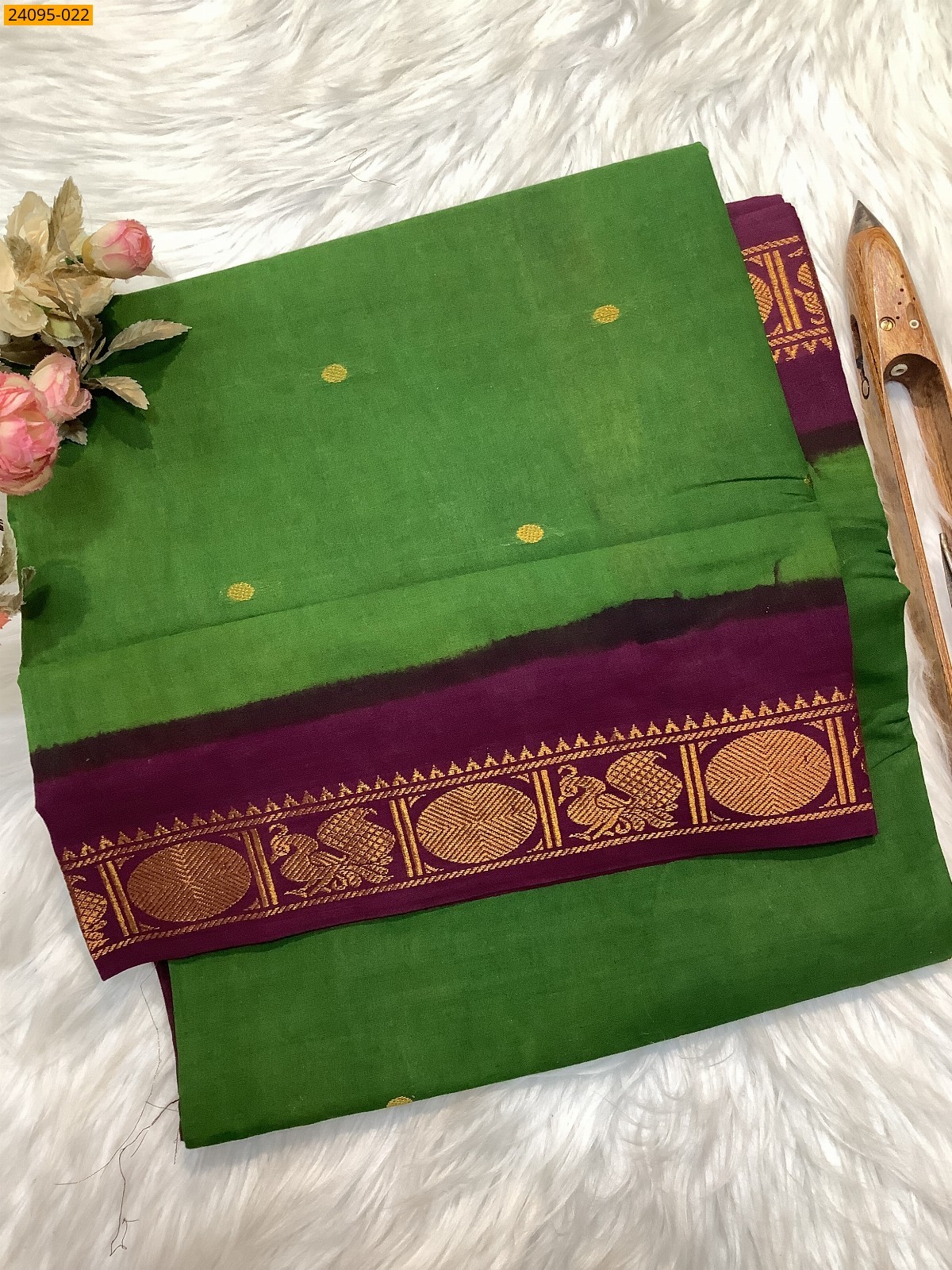 Light Green Sungudi Cotton Putta Saree