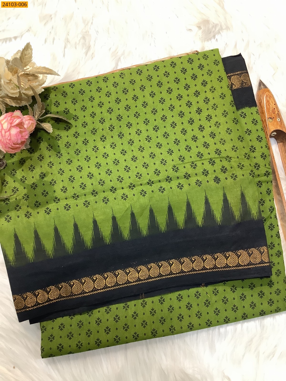 Dark Green Sungudi Cotton Printed Saree