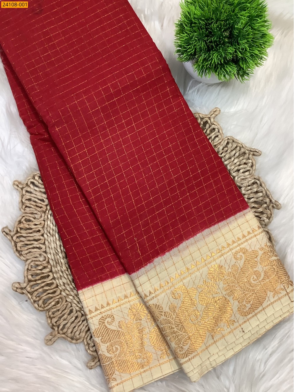 Red Sungudi Cotton Zari kattam Sarees Red Sungudi Cotton Zari kattam Sarees