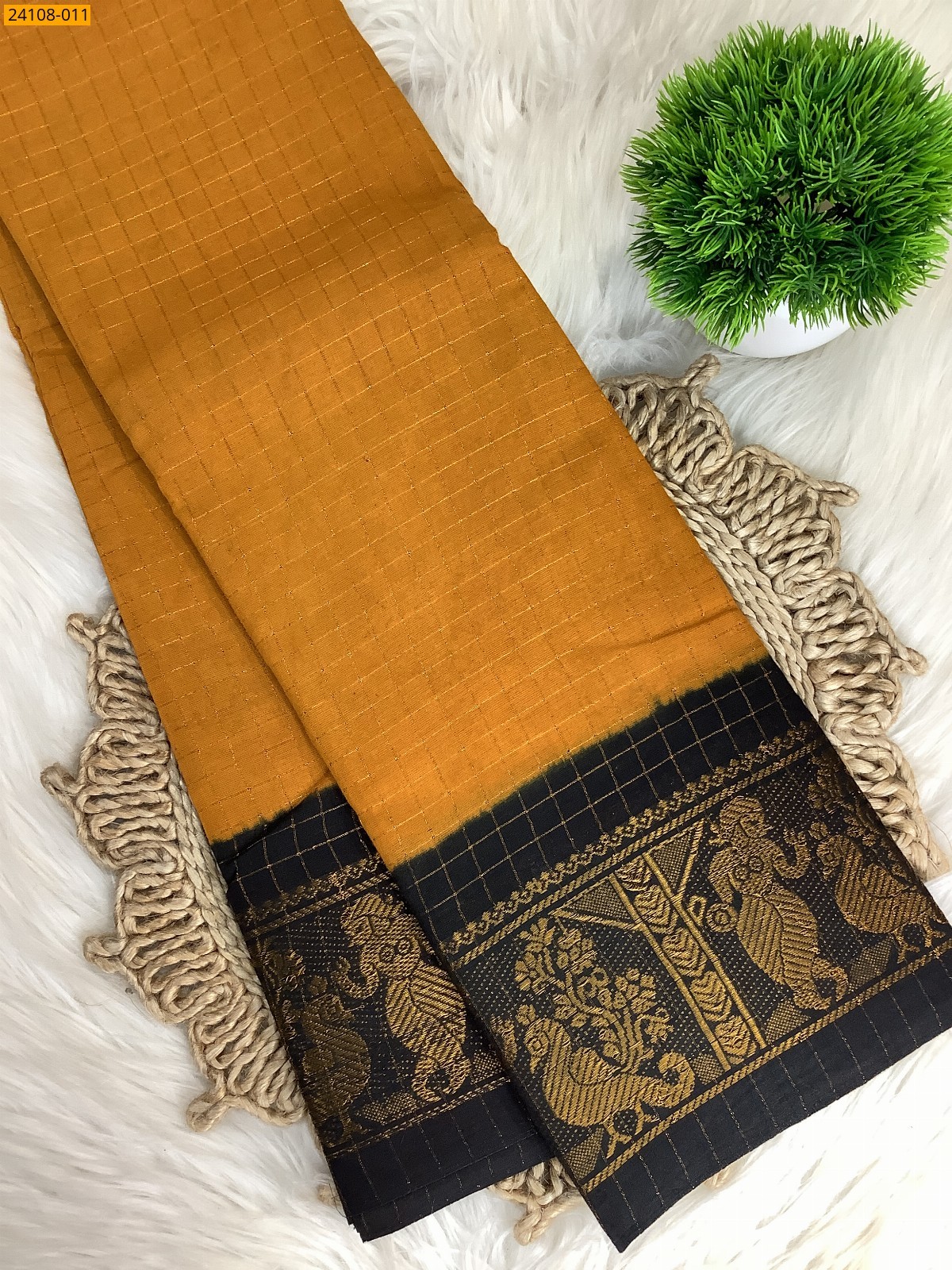 Yellow Sungudi Cotton Zari kattam Sarees