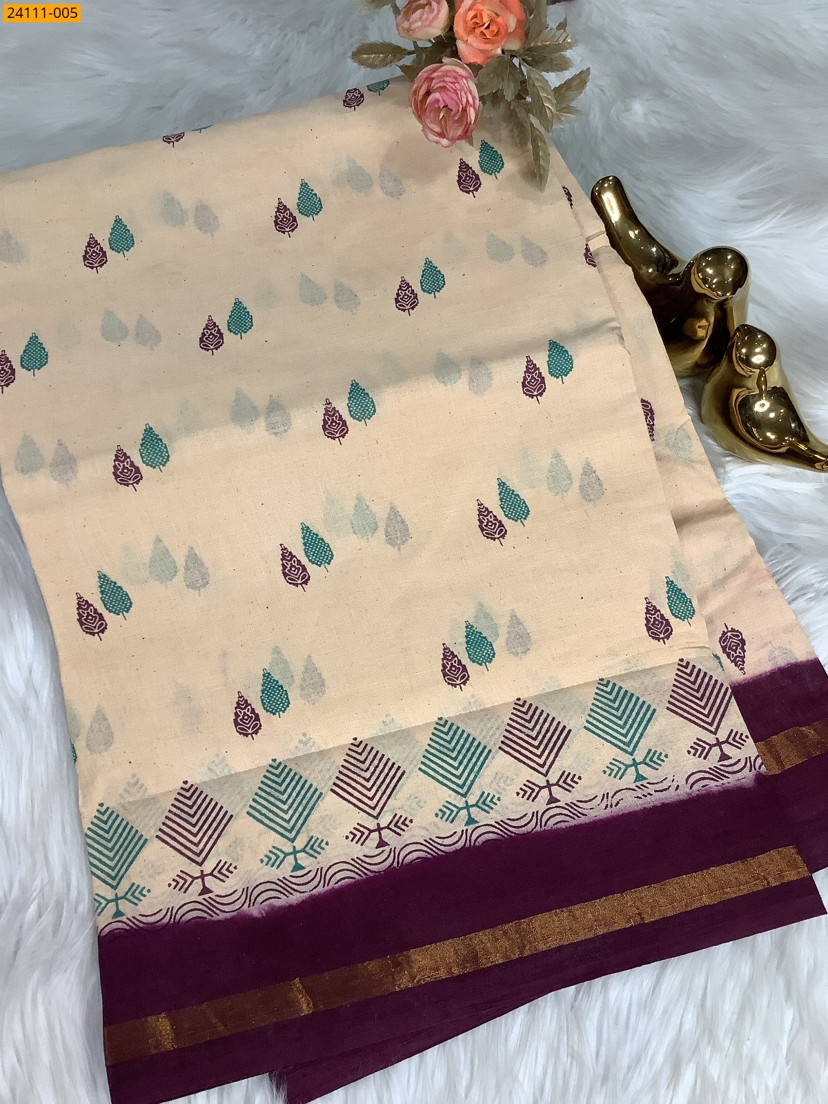 Sandal Sungudi Cotton Printed Saree