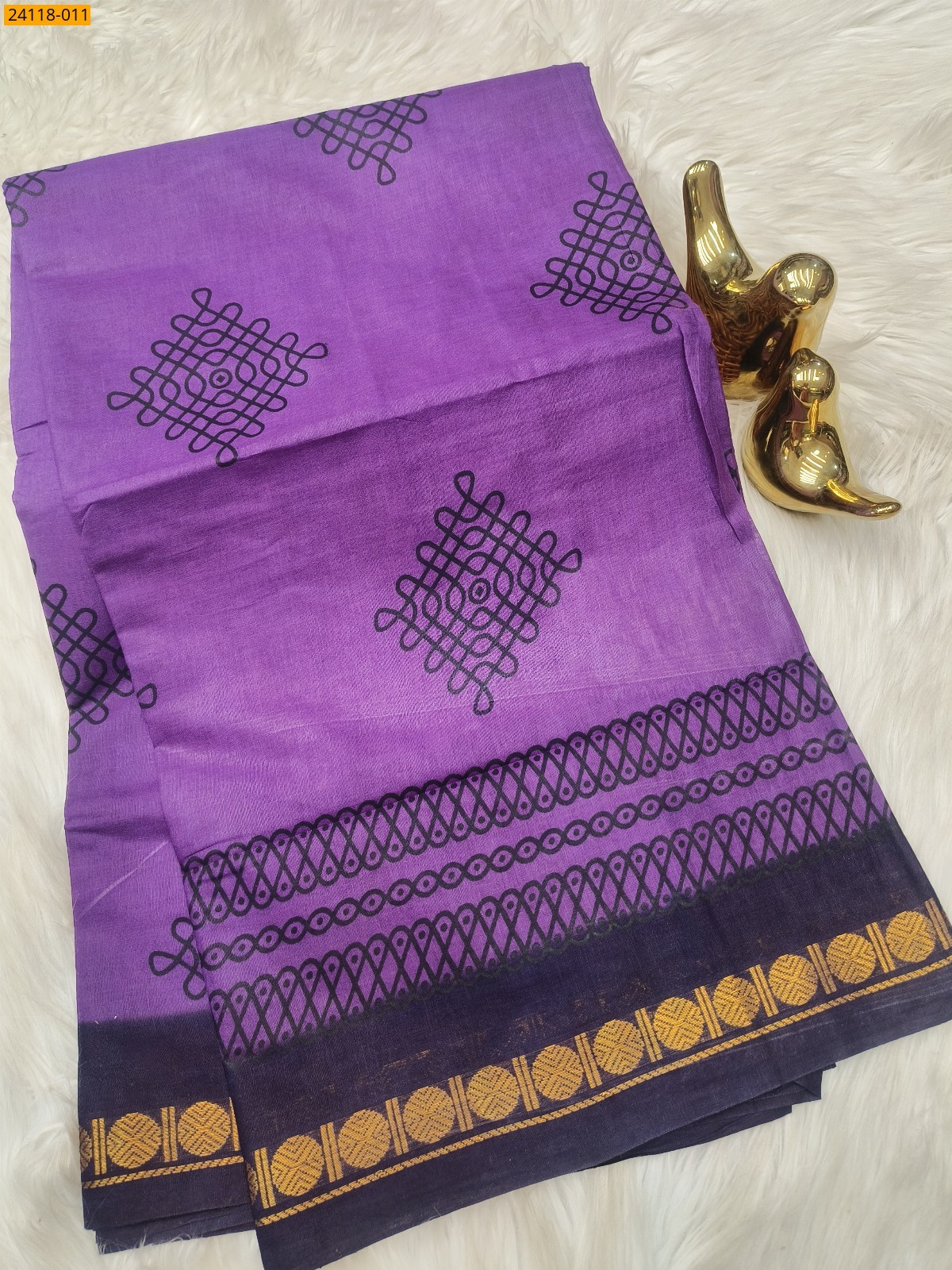 Lavendar Sungudi Cotton Printed Saree