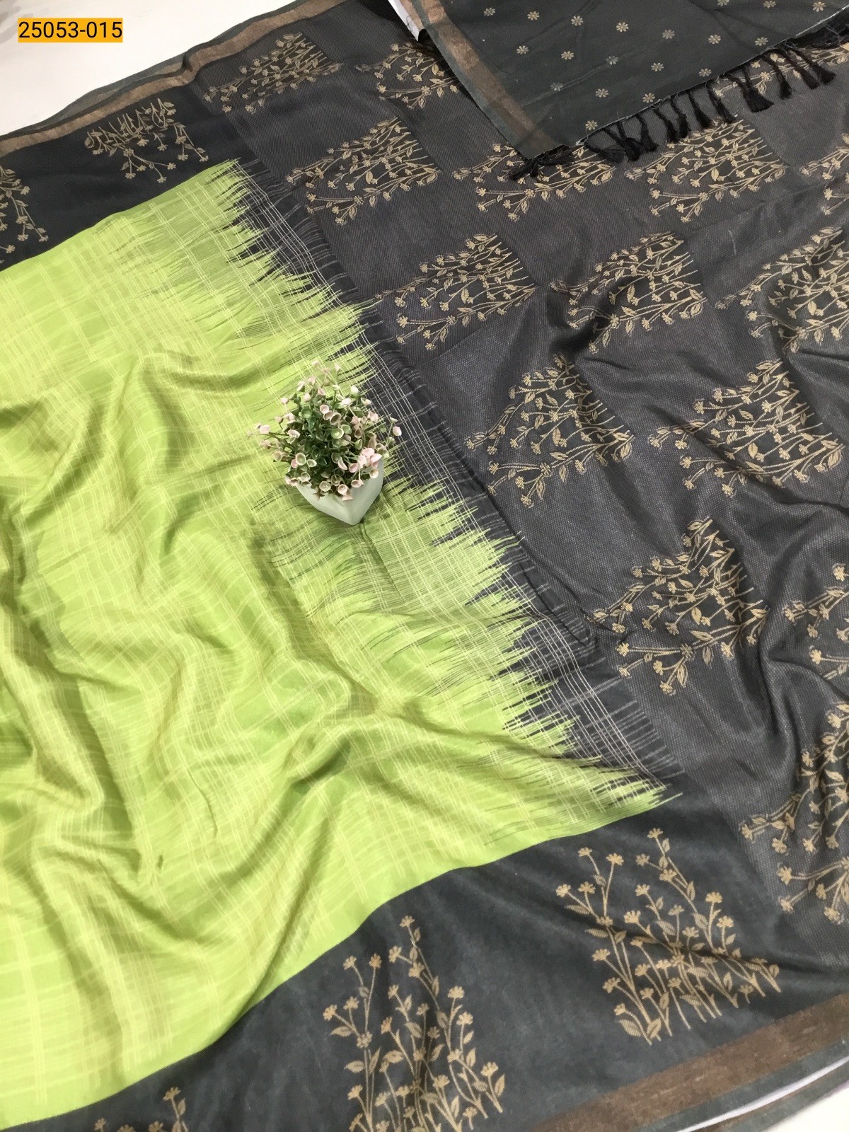 Green Mulmul Linen Silk Saree