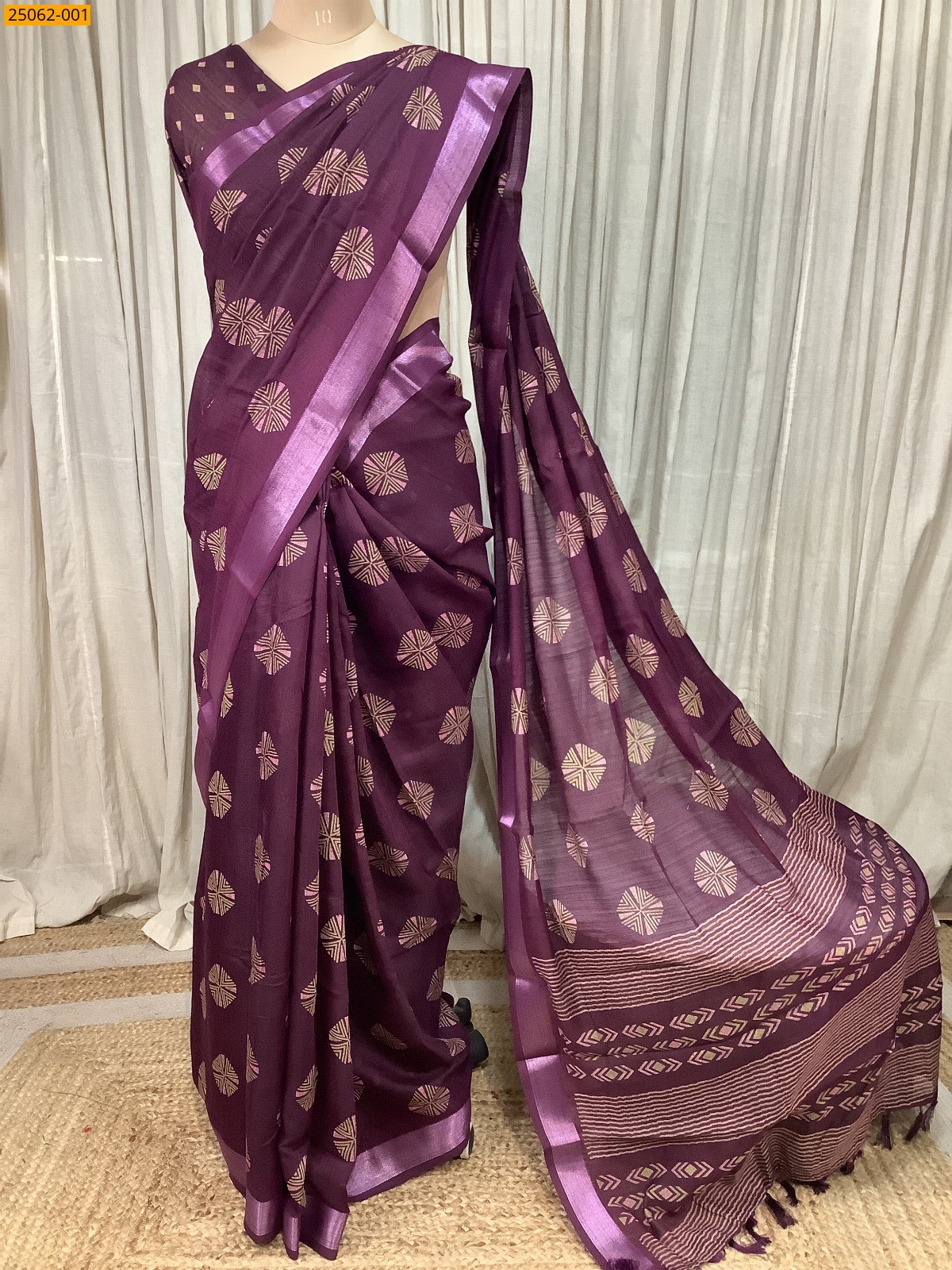 Wine Soft Linen Weaves Zoya Silk Saree