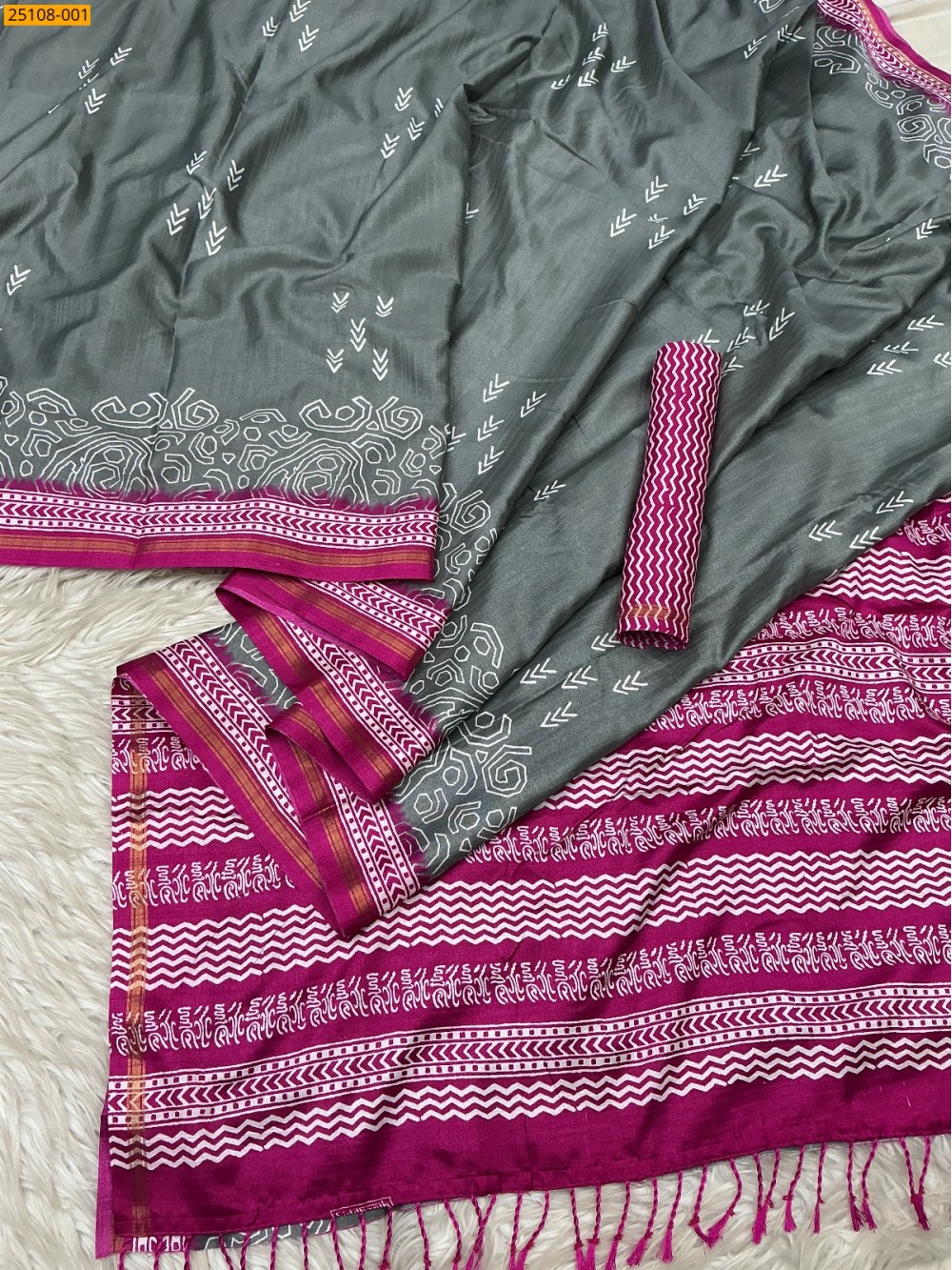 Grey Fancy Soft Linen Silk Saree Grey Fancy Soft Linen Silk Saree