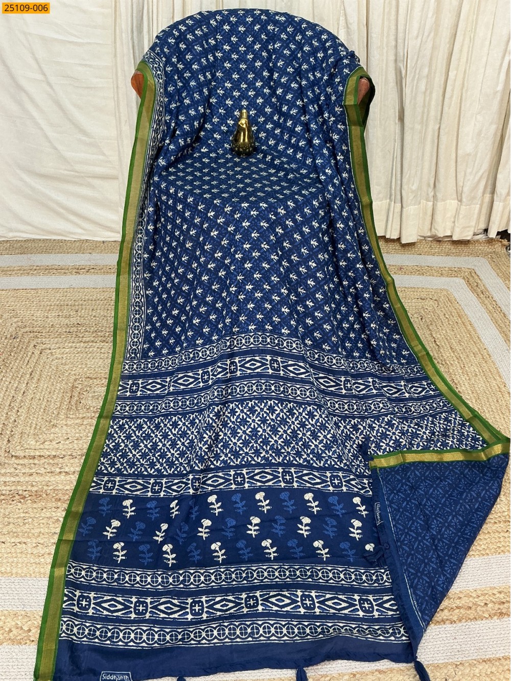 Navy Blue Mulmul Linen Silk Saree Navy Blue Mulmul Linen Silk Saree