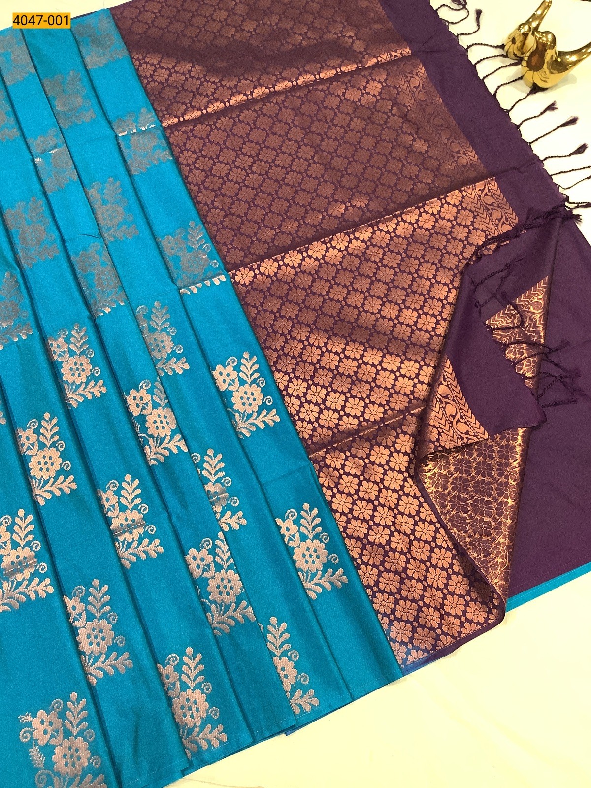 Blue Premium Borderless Soft Silk Saree