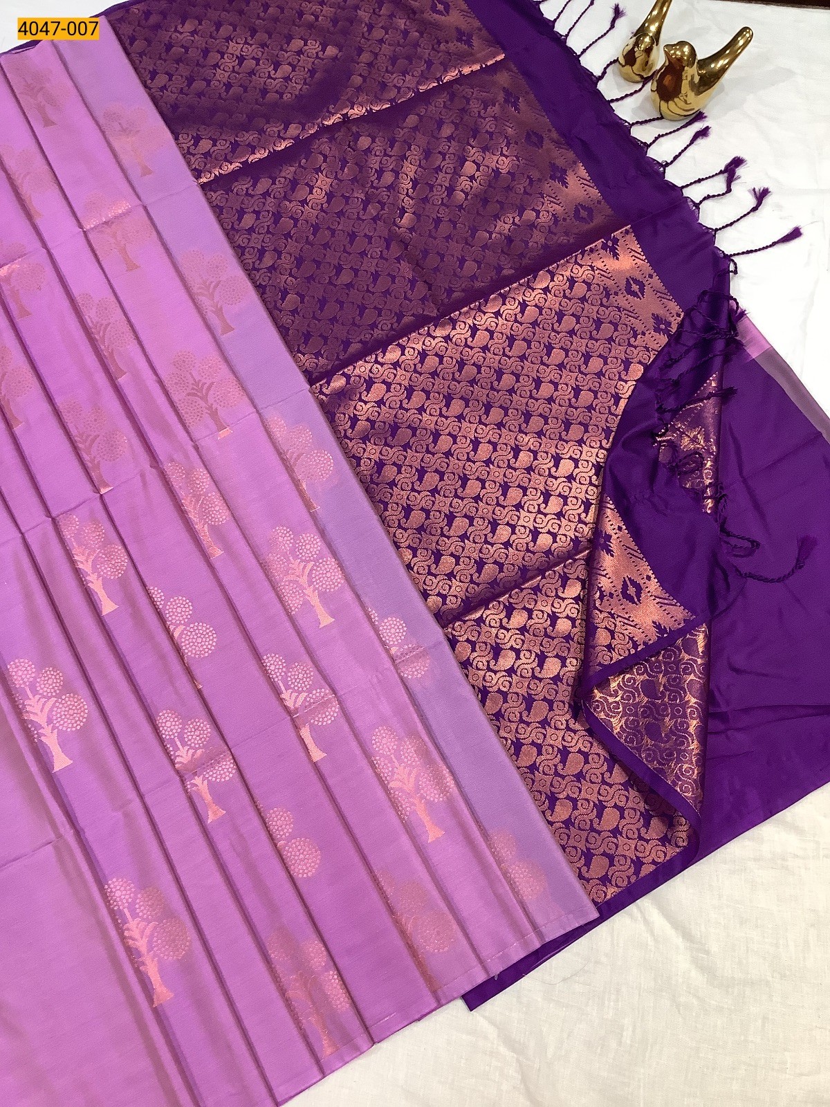 Lavender Premium Borderless Soft Silk Saree