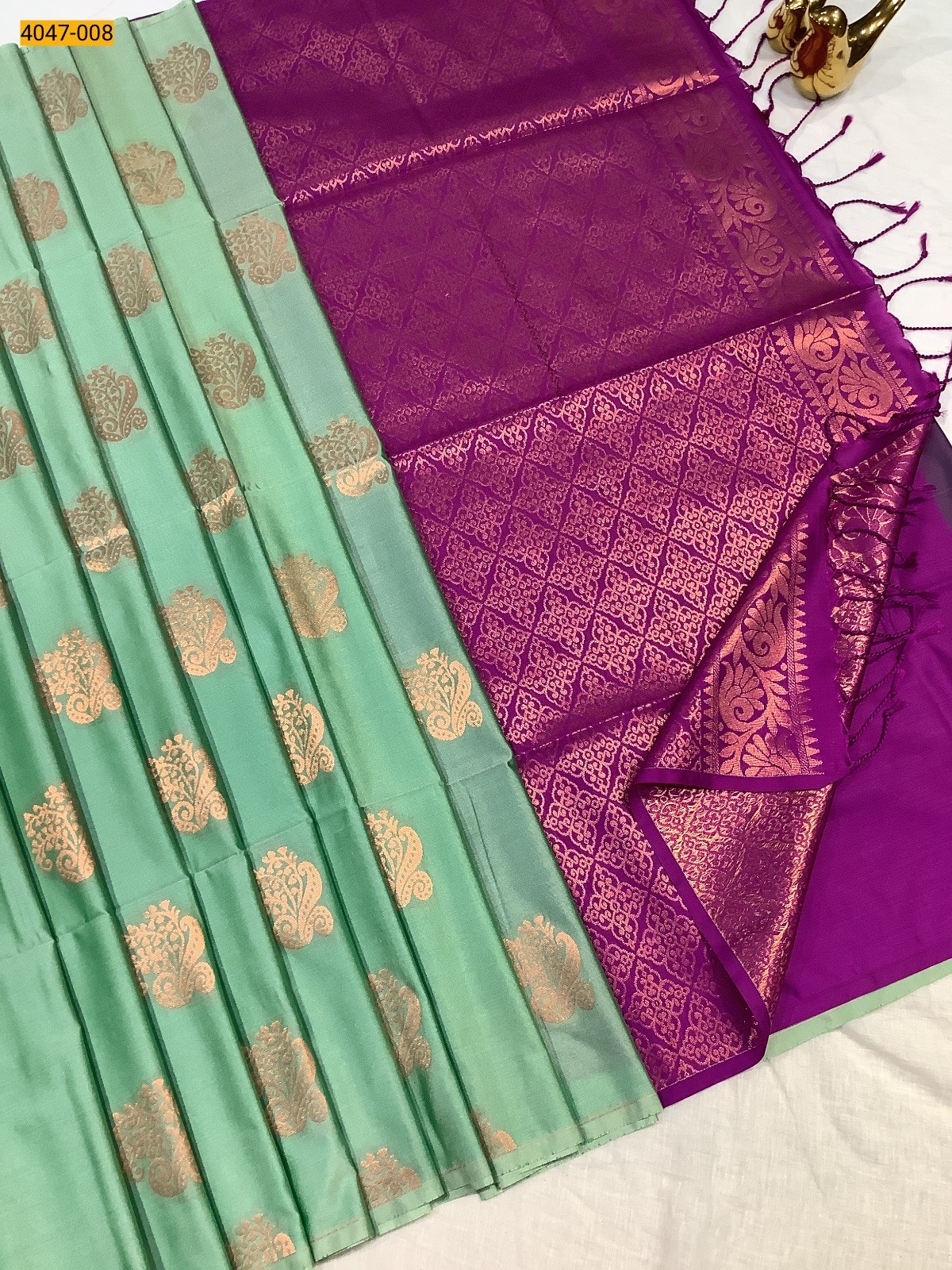 Green Premium Borderless Soft Silk Saree