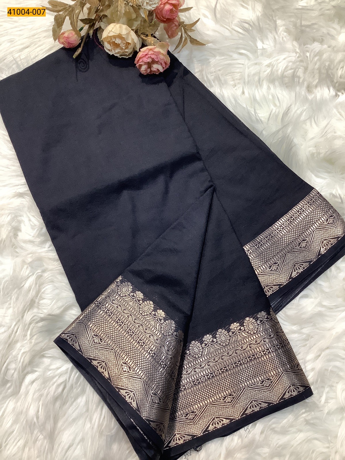 Black Viscose Warm Crepe Silk Saree