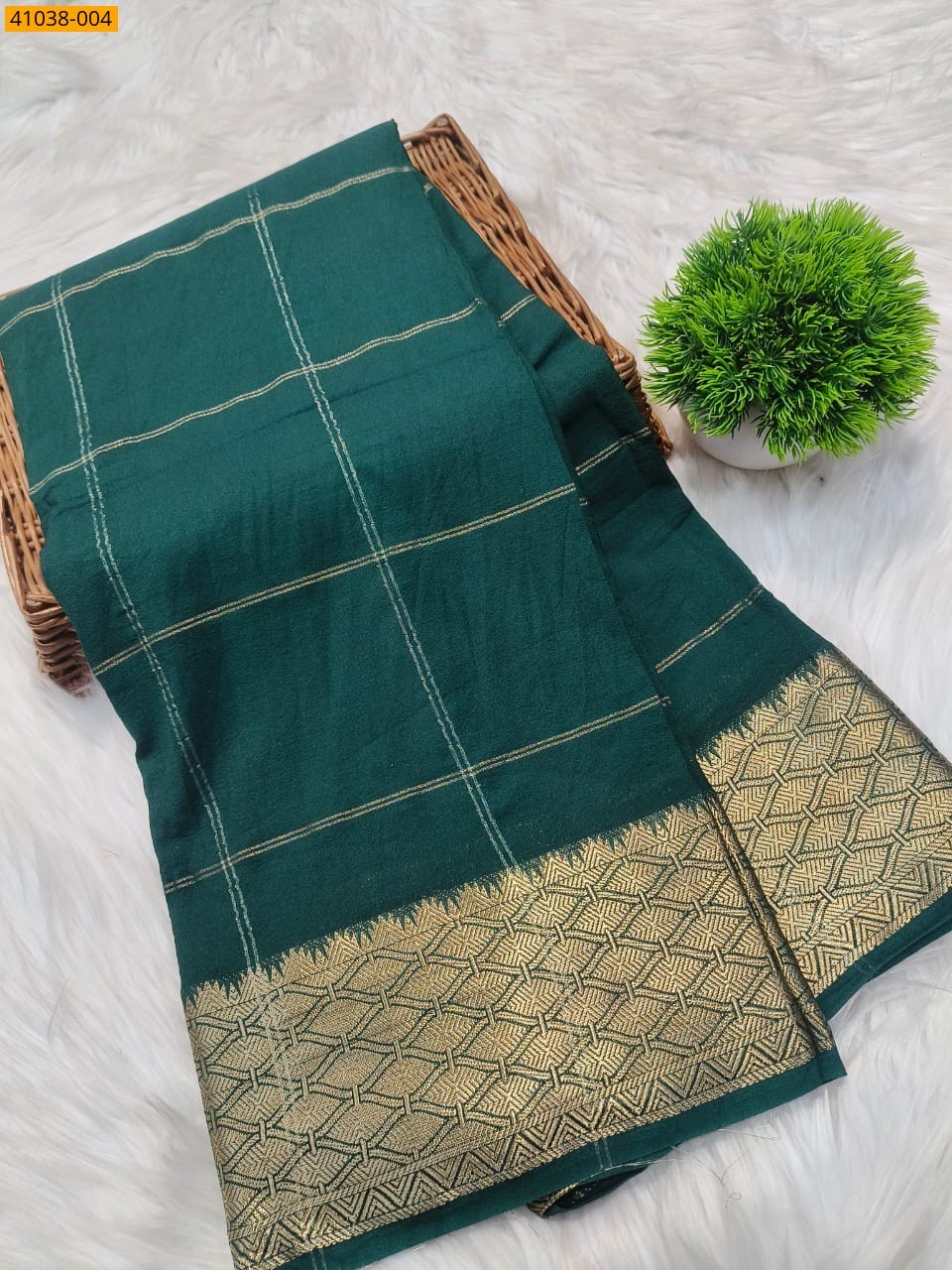 Dark green Viscose Warm Crepe Silk checked Saree