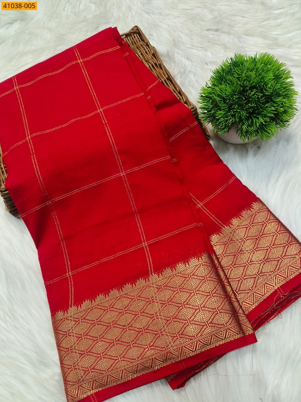 Red Viscose Warm Crepe Silk checked Saree