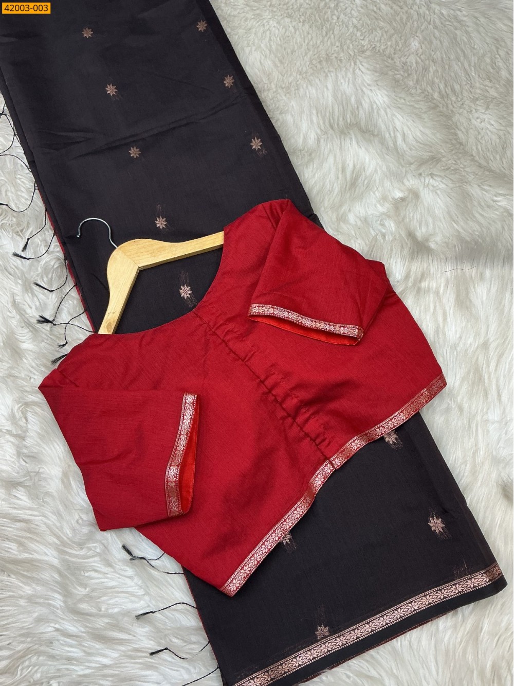 Black Maheswari Cotton Saree Black Maheswari Cotton Saree
