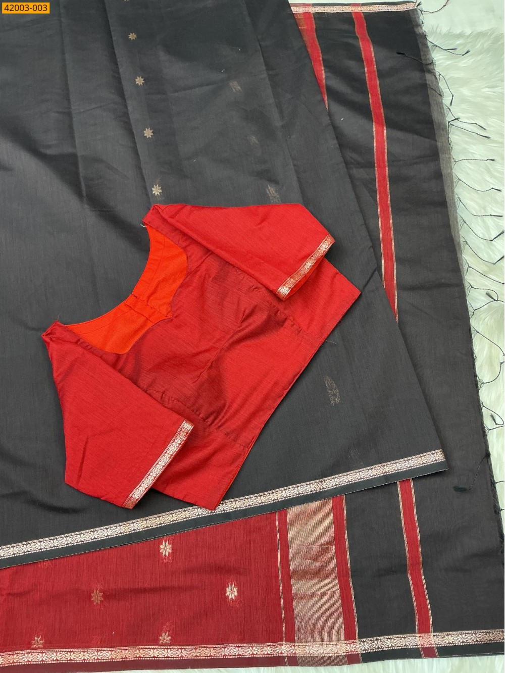 Black Maheswari Cotton Saree Black Maheswari Cotton Saree