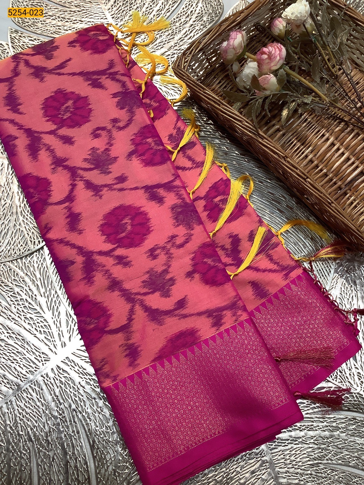 Pink Pochampally Ikkat Print Soft Silk Saree