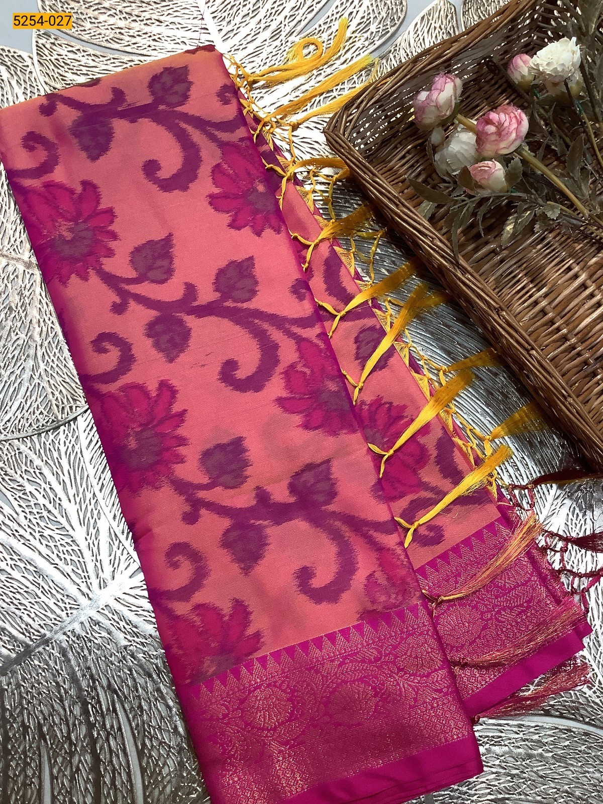 Pink Pochampally Ikkat Print Soft Silk Saree