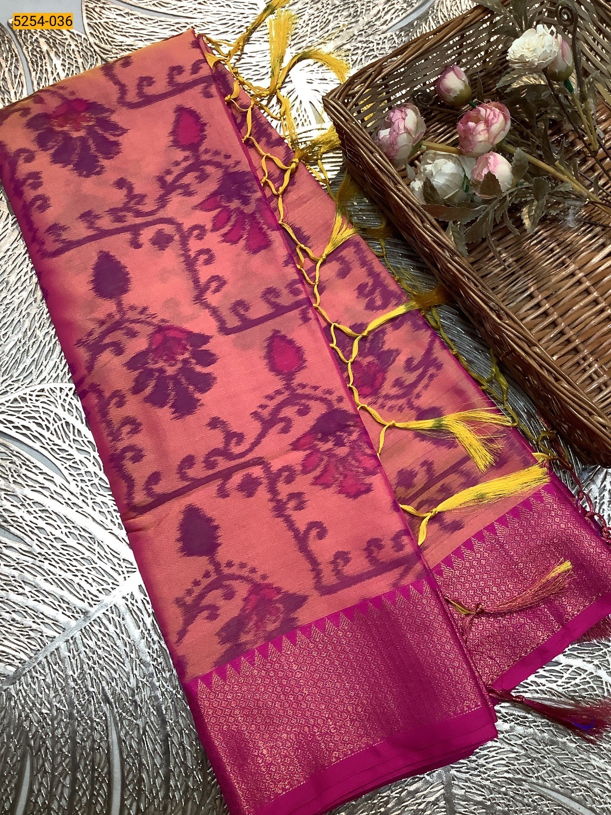 Pink Pochampally Ikkat Print Soft Silk Saree