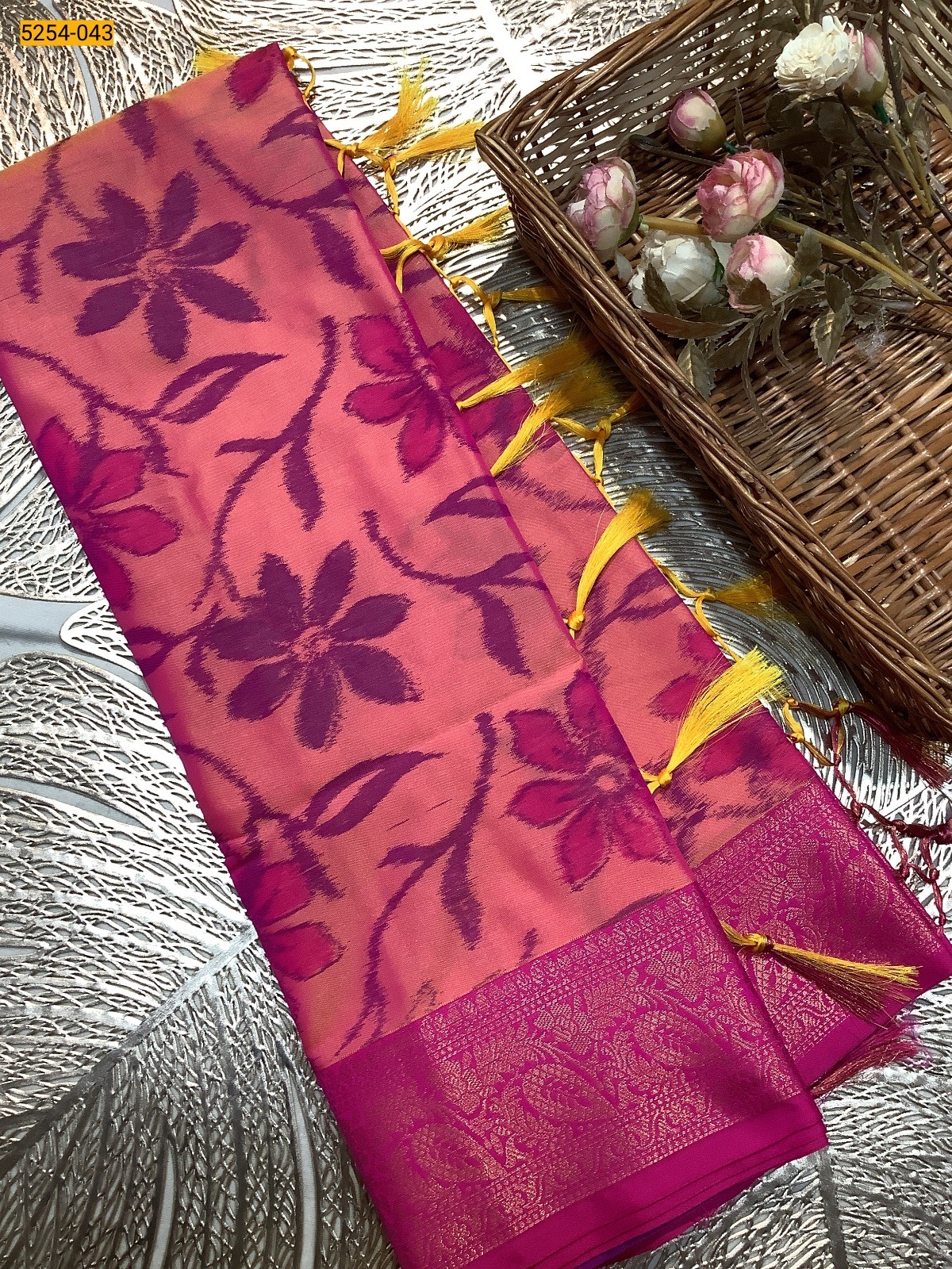 Pink Pochampally Ikkat Print Soft Silk Saree