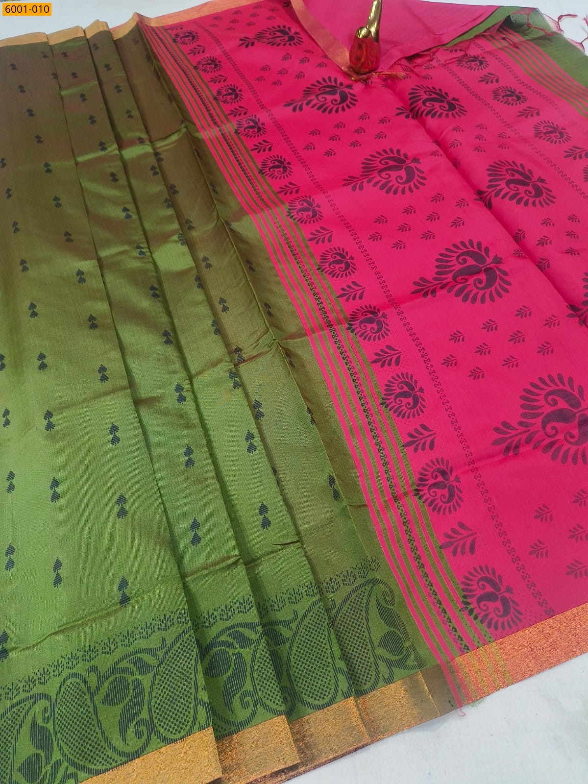 Green Raw soft silk sarees