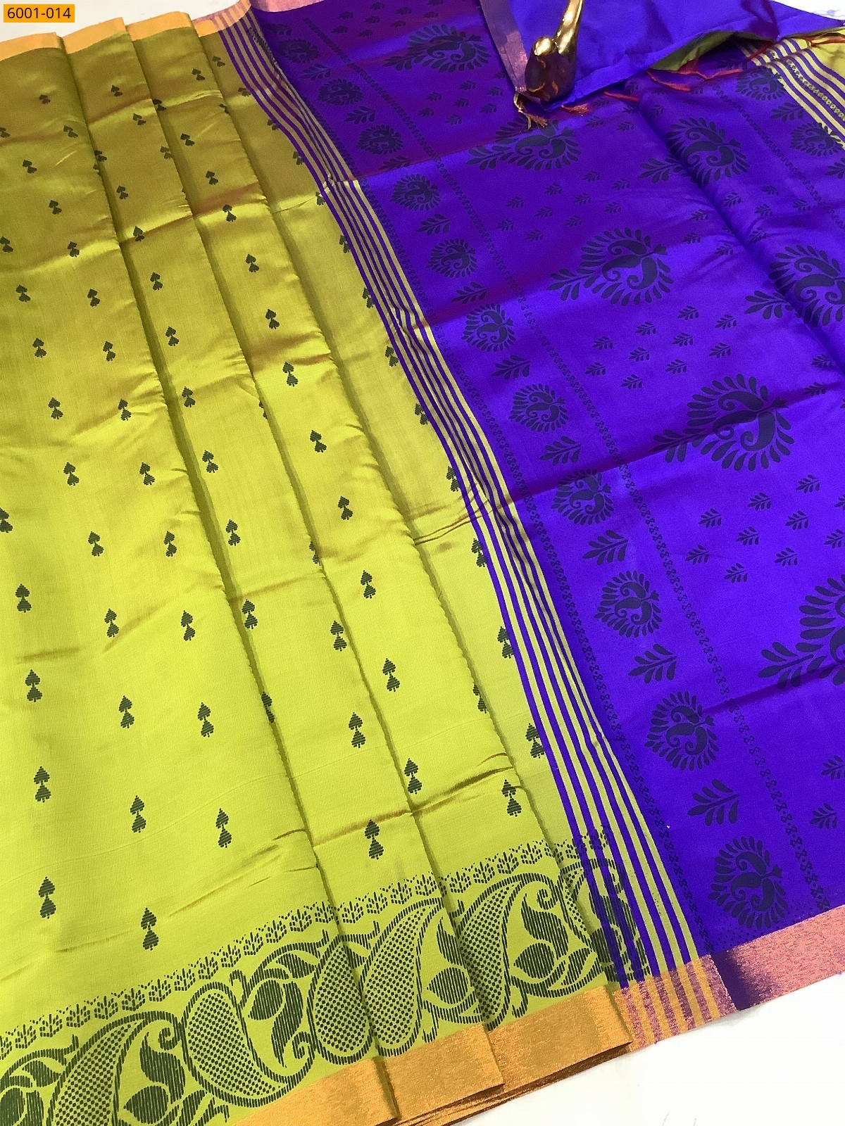 Green Raw soft silk sarees