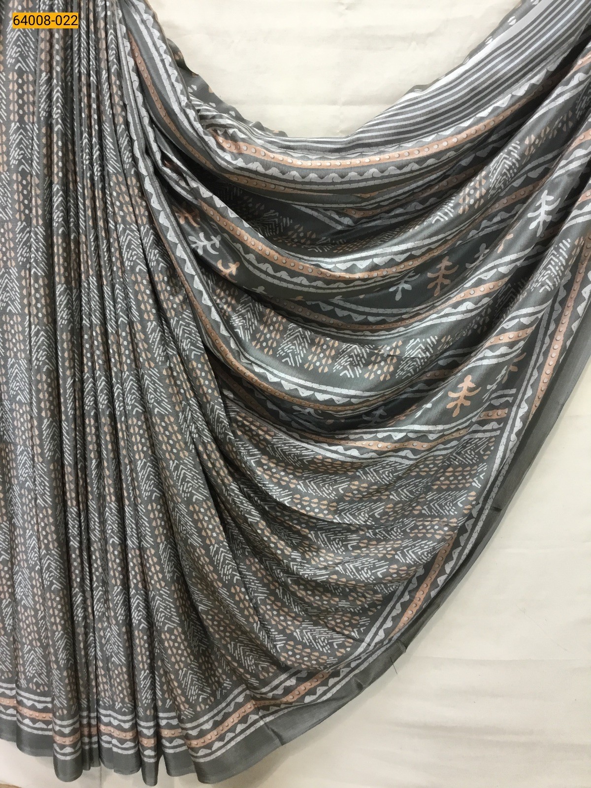 Gray Crafty Crape Silk Saree