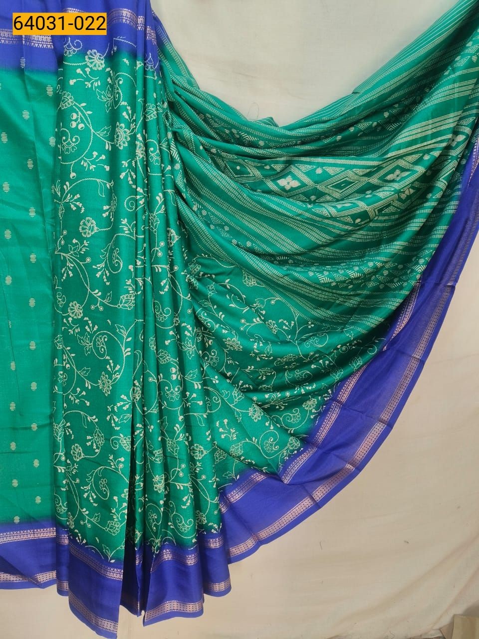 Parrot green Fancy bentex crepe silk printed sarees