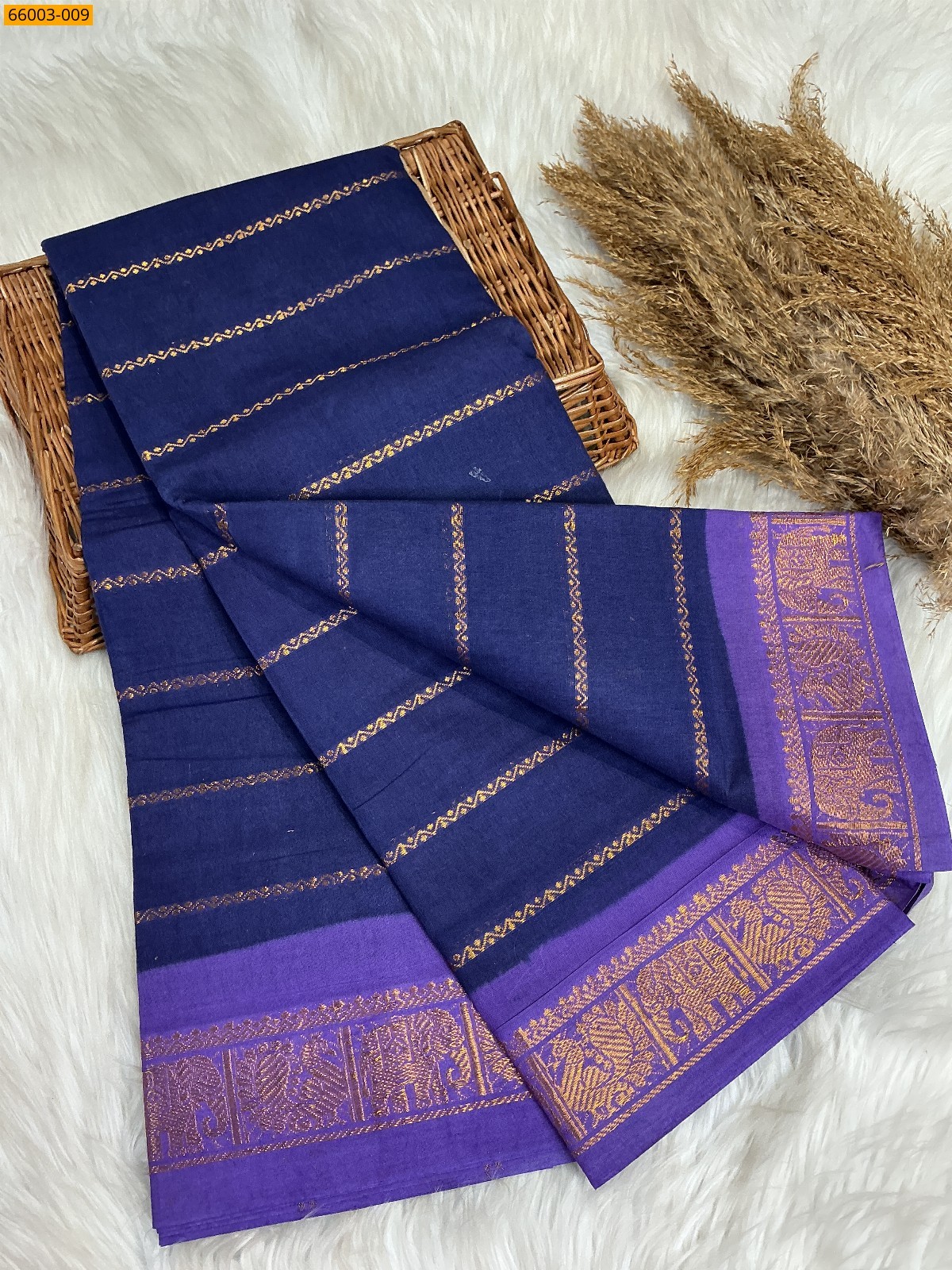 Light Lavendar Sungudi cotton veldari weave sarees