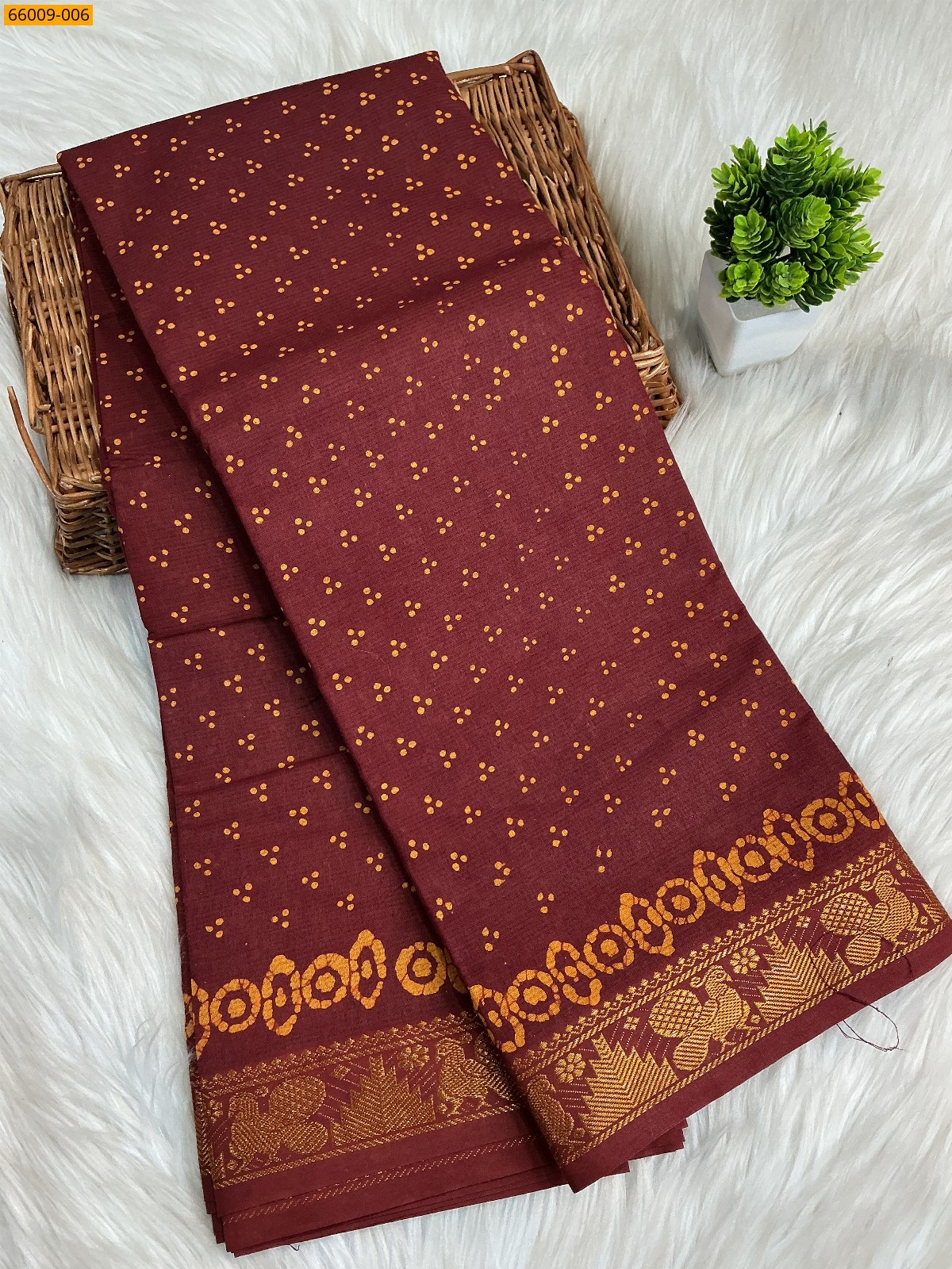 Maroon Sungudi Cotton dot printed saree