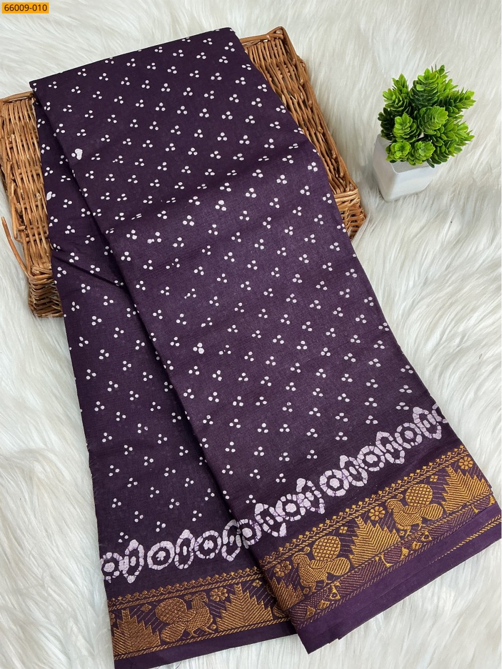 Sungudi Cotton dot printed saree