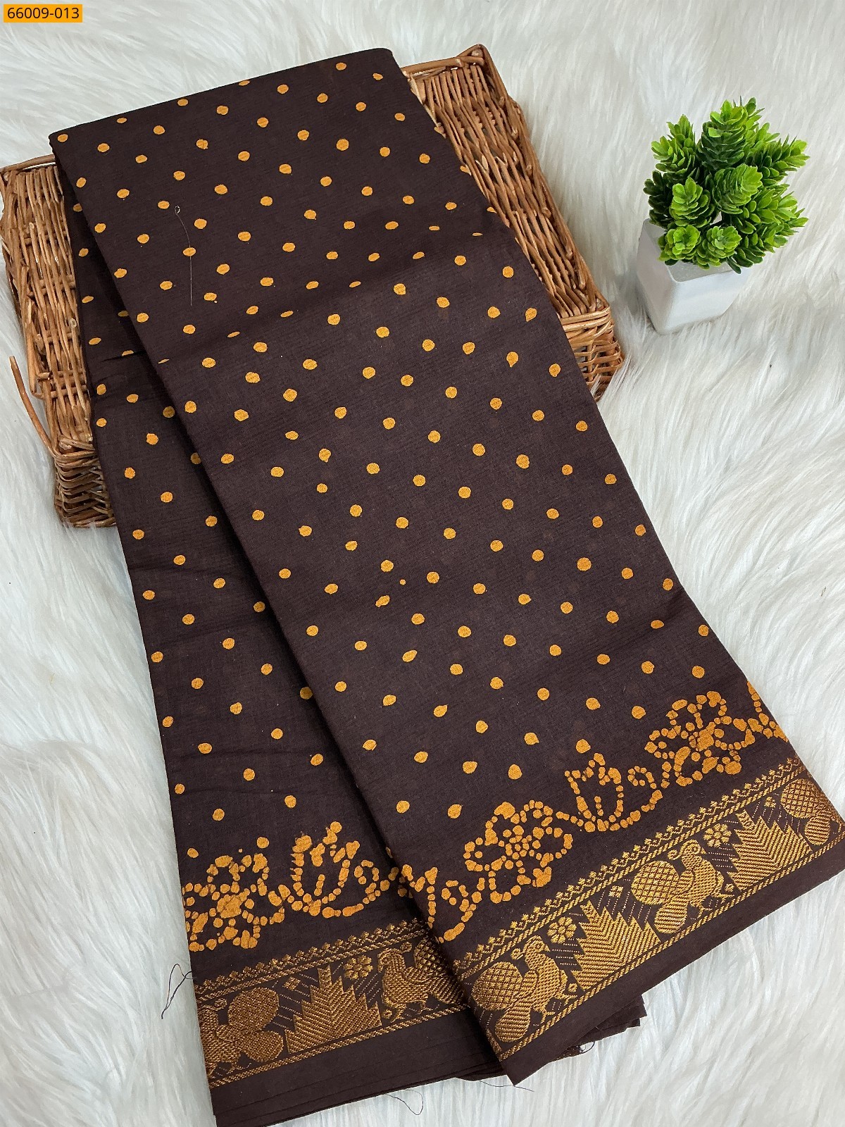 Brown Sungudi Cotton dot printed saree