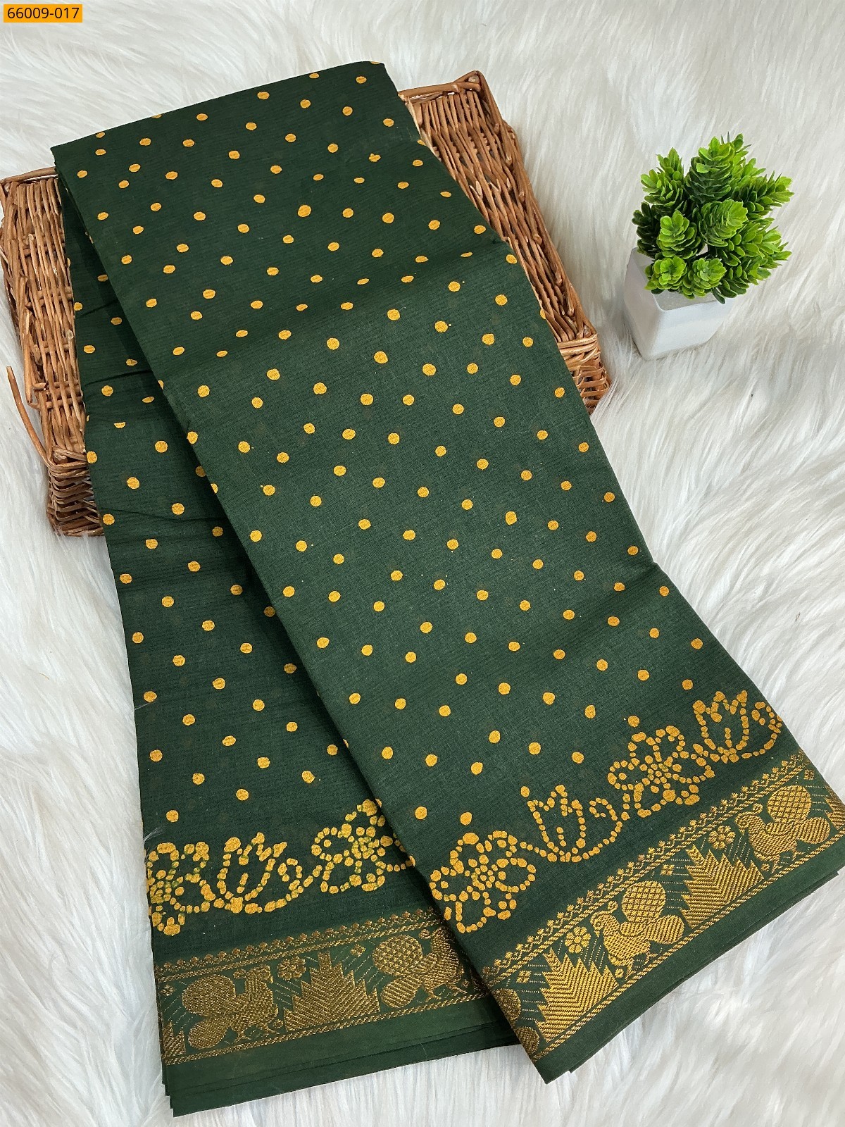 Green Sungudi Cotton dot printed saree