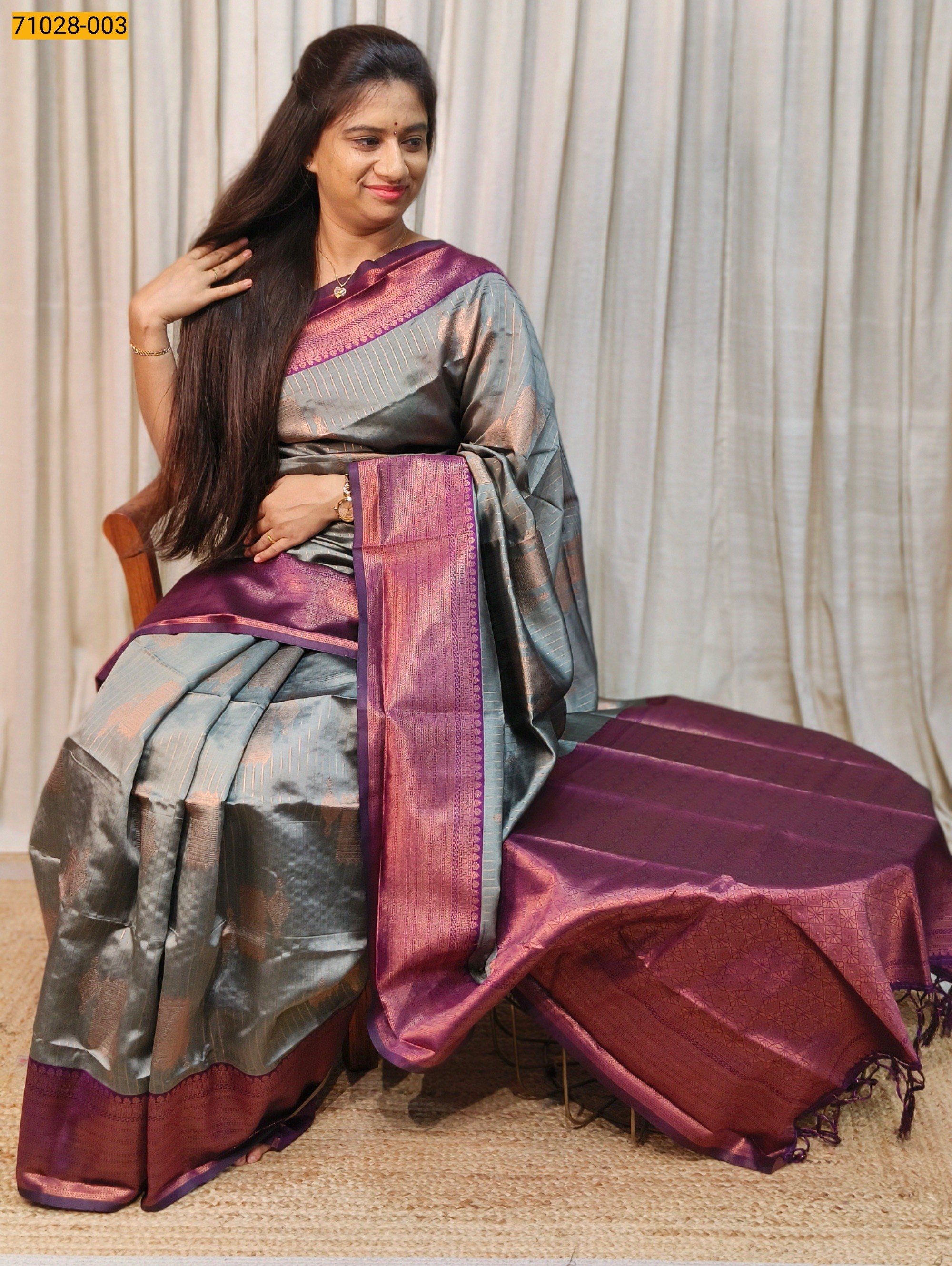 Gray Vaira Oosi Kanchi Weavings Silk Saree