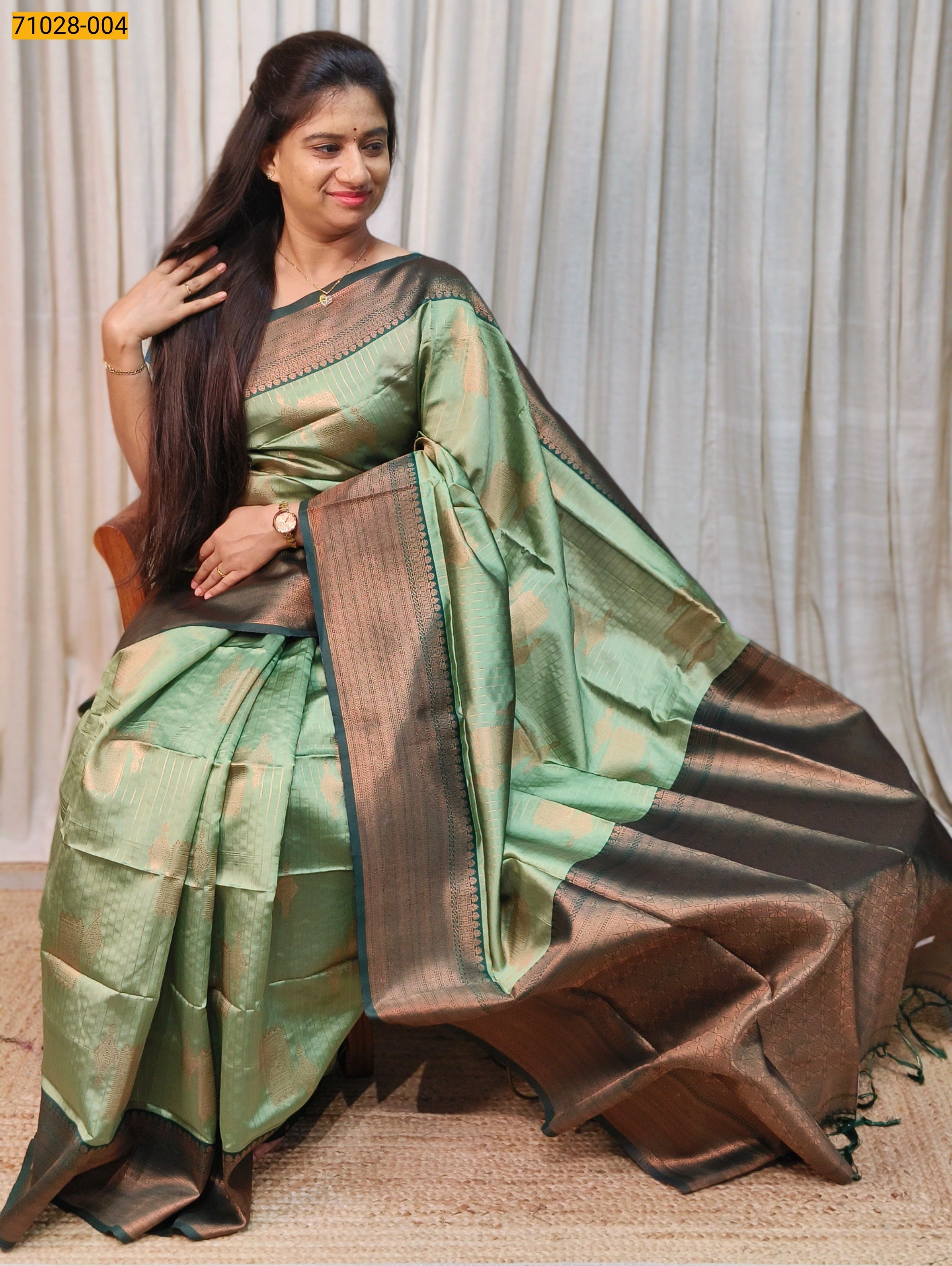 Green Vaira Oosi Kanchi Weavings Silk Saree