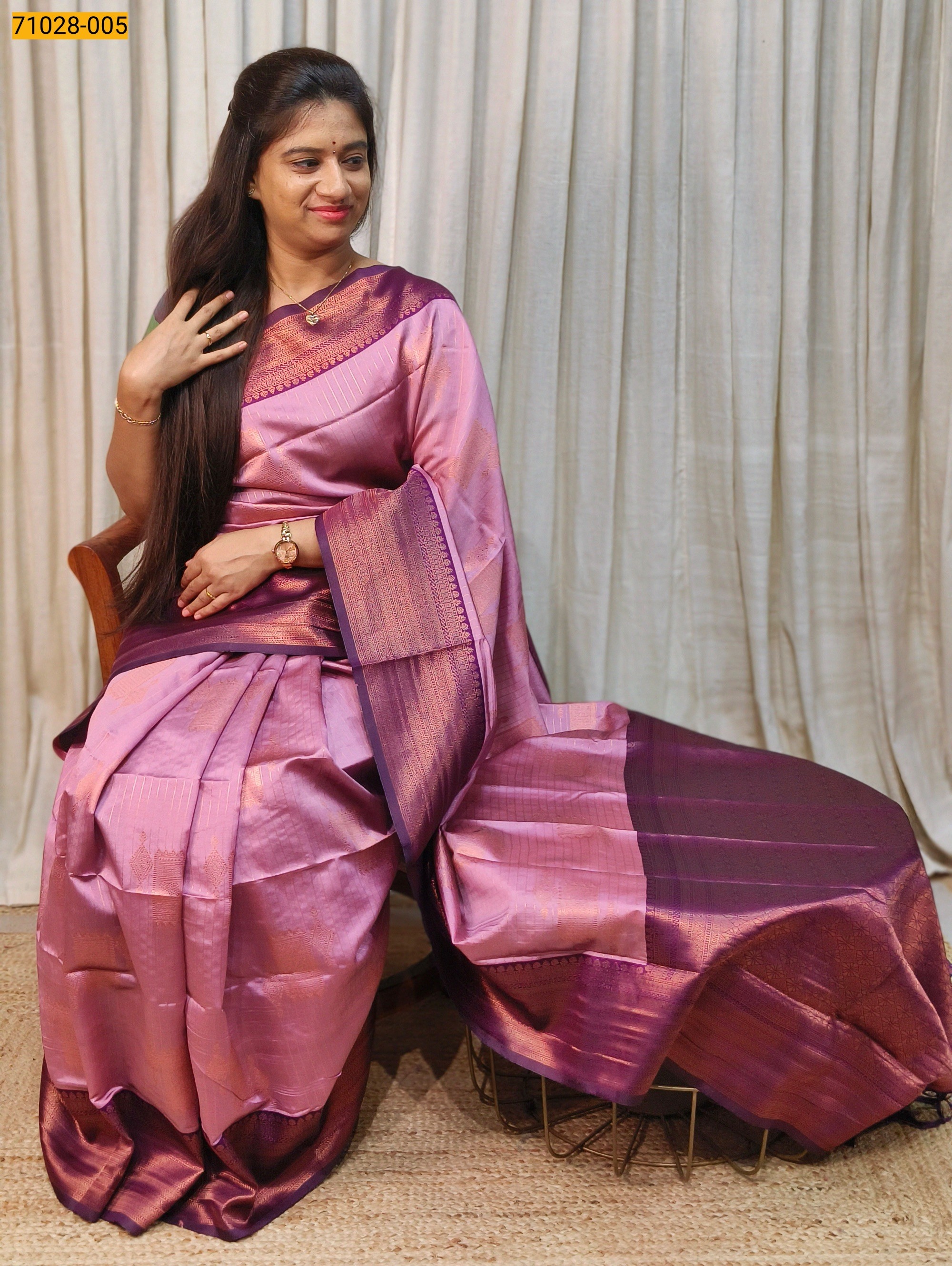 Pink Vaira Oosi Kanchi Weavings Silk Saree