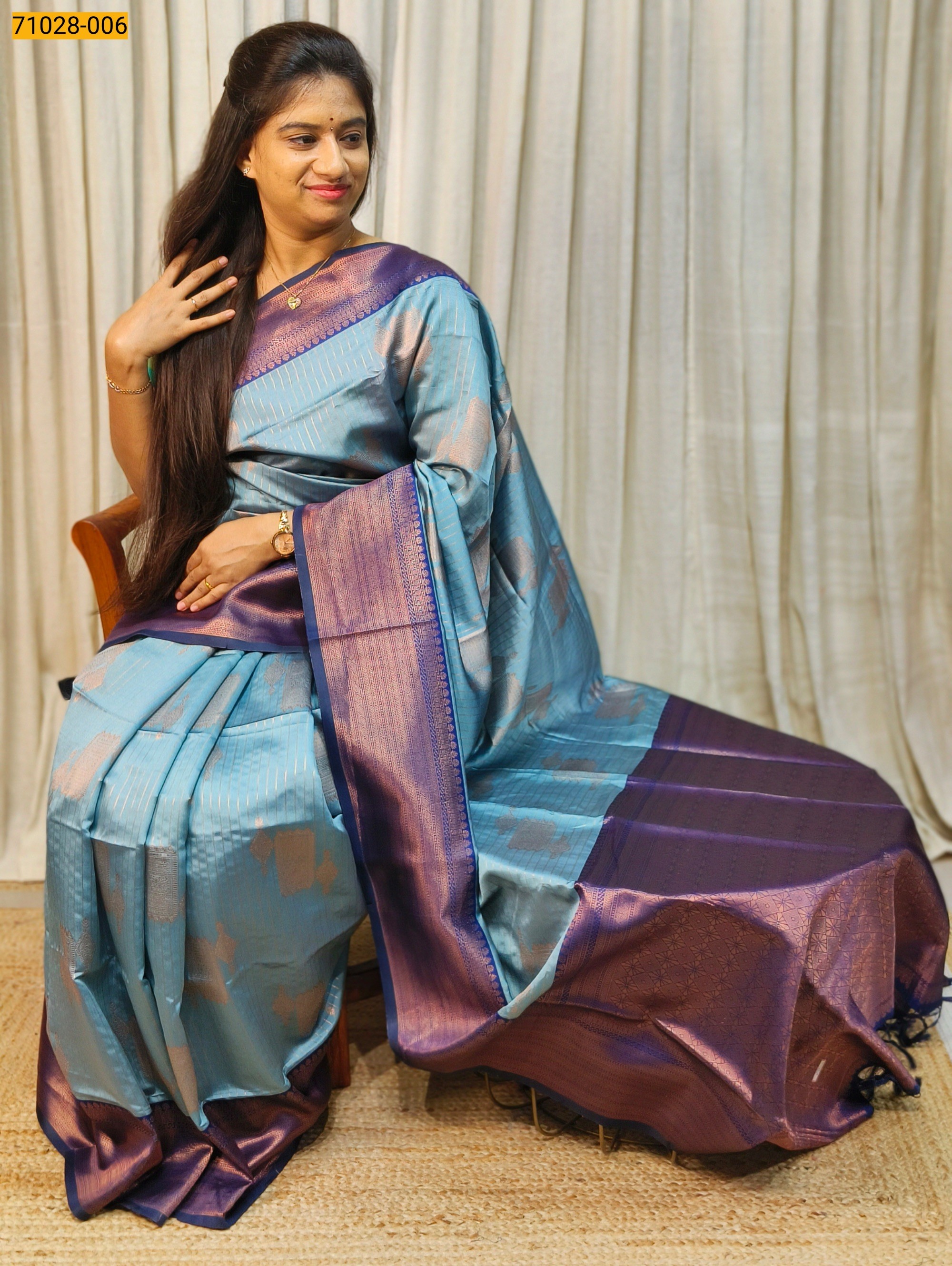 Blue Vaira Oosi Kanchi Weavings Silk Saree