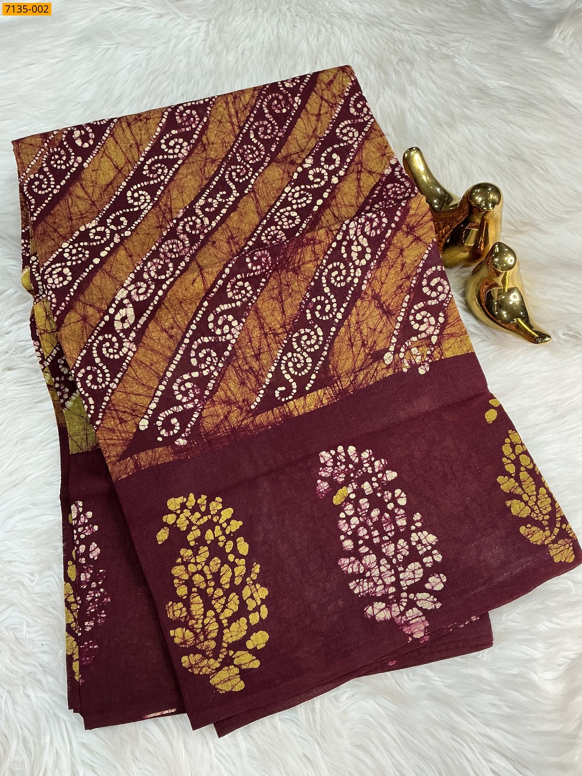 Multi color Sungudi cotton wax printed saree