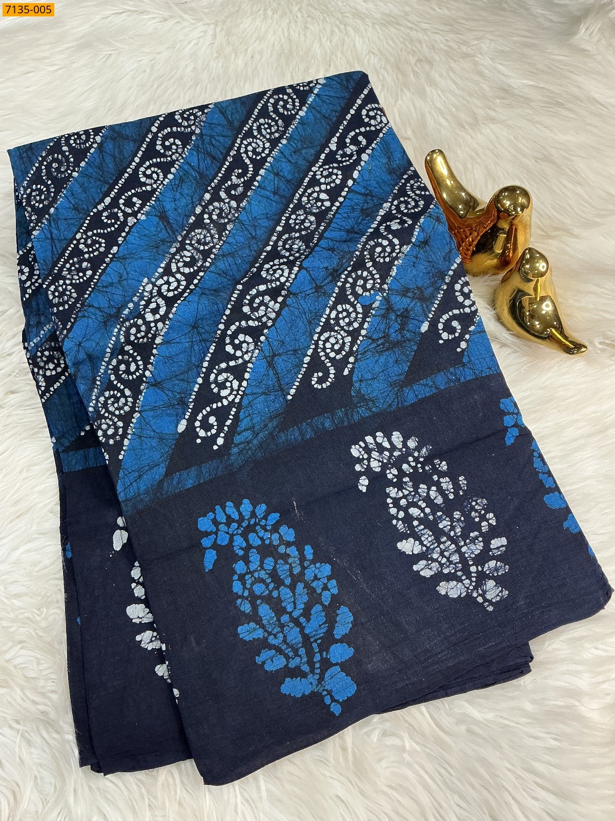 Blue Sungudi cotton wax printed saree