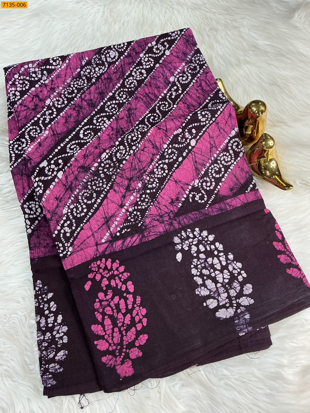 Pink Sungudi cotton wax printed saree