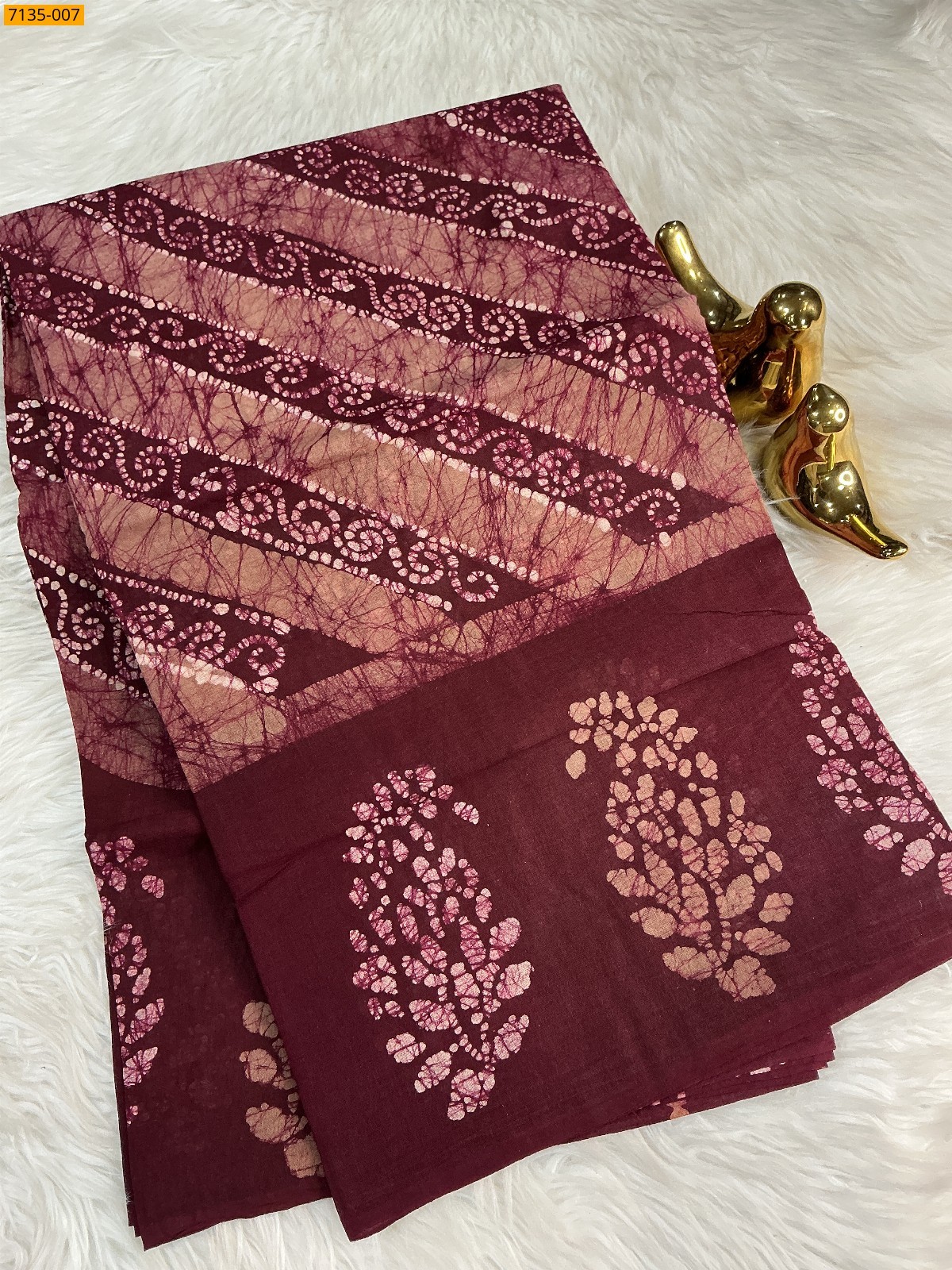 Beige Sungudi cotton wax printed saree
