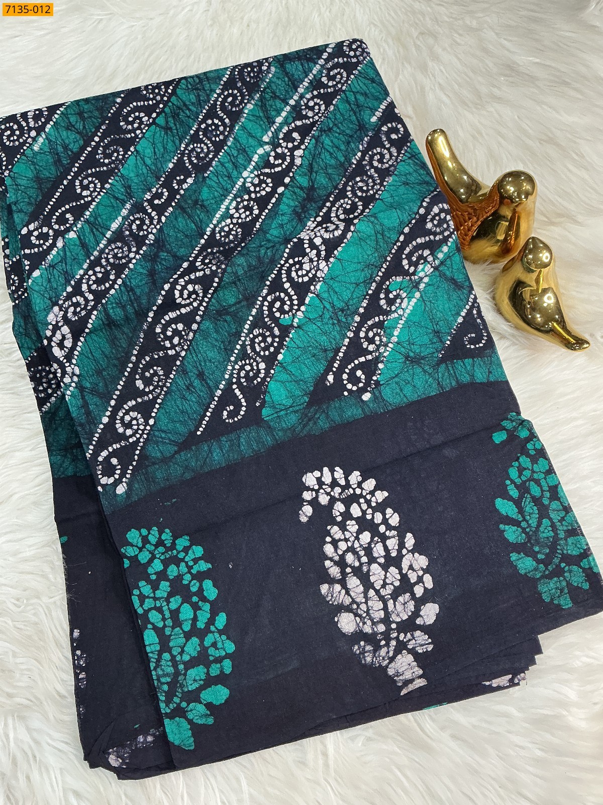 Green Sungudi cotton wax printed saree