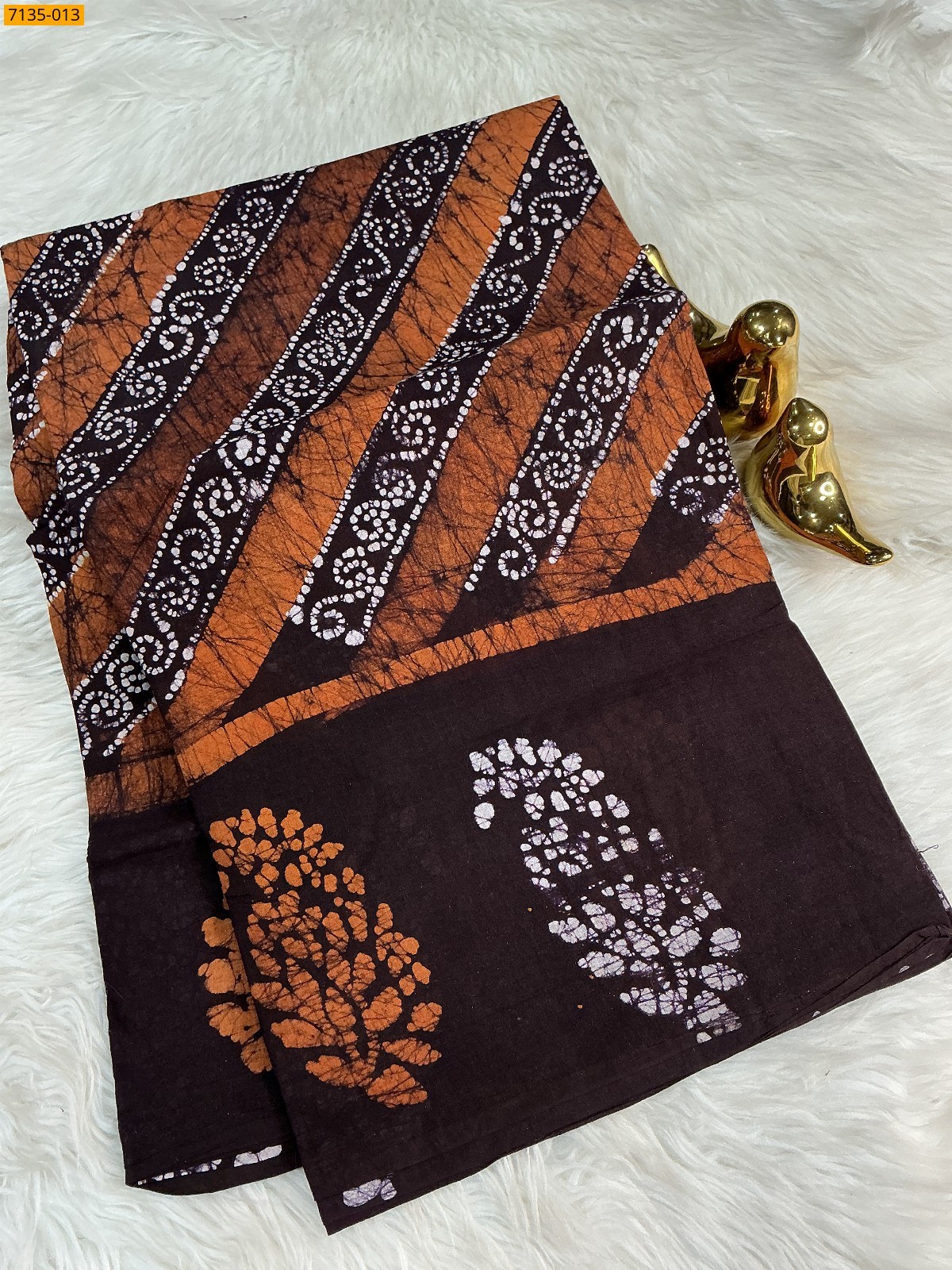 Brown Sungudi cotton wax printed saree